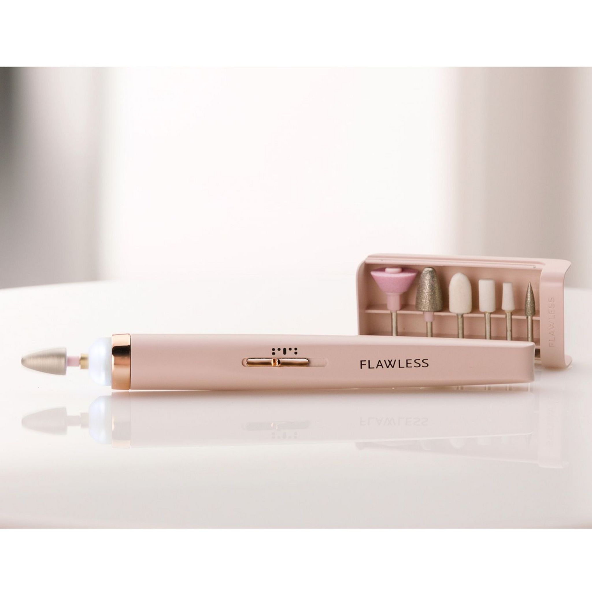 Voir la diapositive 4 : FLAWLESS Kit manucure et pédicure