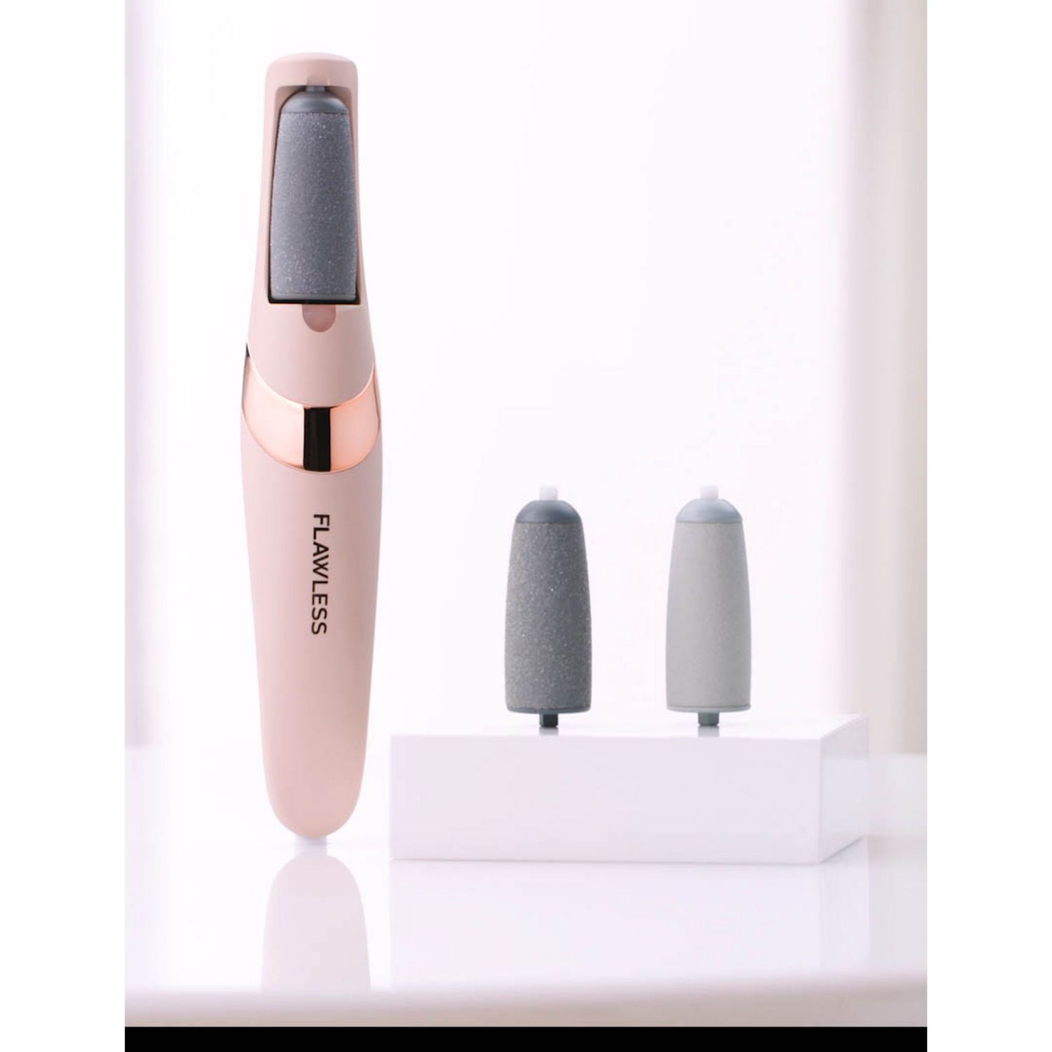 Voir la diapositive 2 : FLAWLESS Appareil à pédicure FTFPEDI01 - Rose