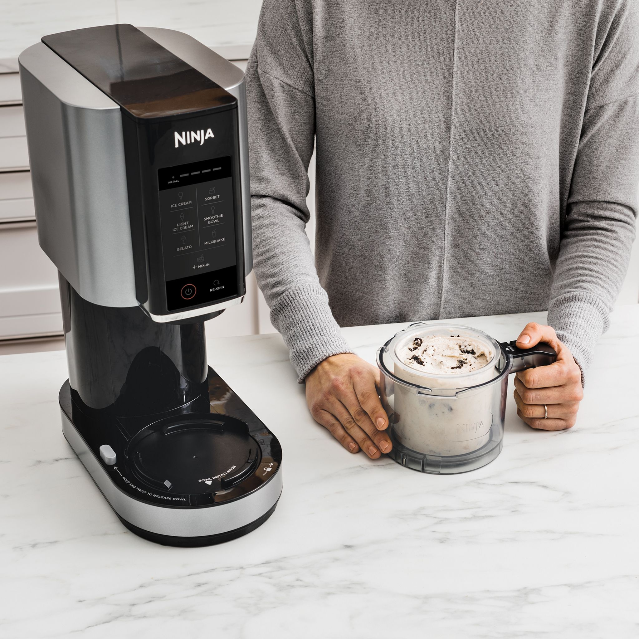 Voir la diapositive 8 : NINJA Sorbetière NC300EU CREAMi - Noir / inox