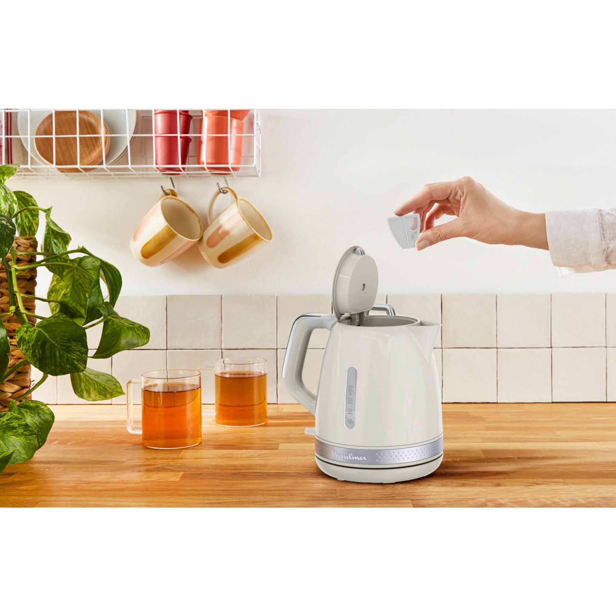 Voir la diapositive 11 : MOULINEX Bouilloire électrique BY323A10 - Blanc