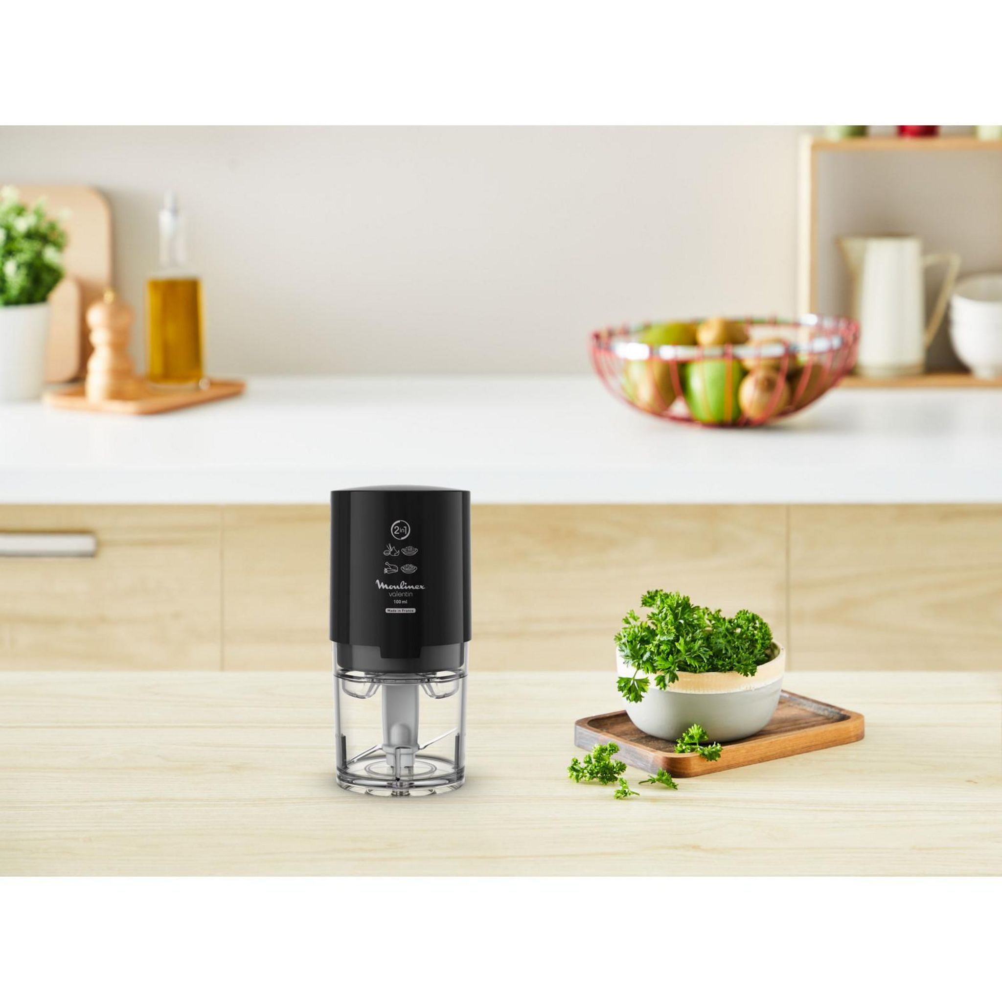 Voir la diapositive 6 : MOULINEX Mini hachoir VALENTIN DJ120810 - Noir