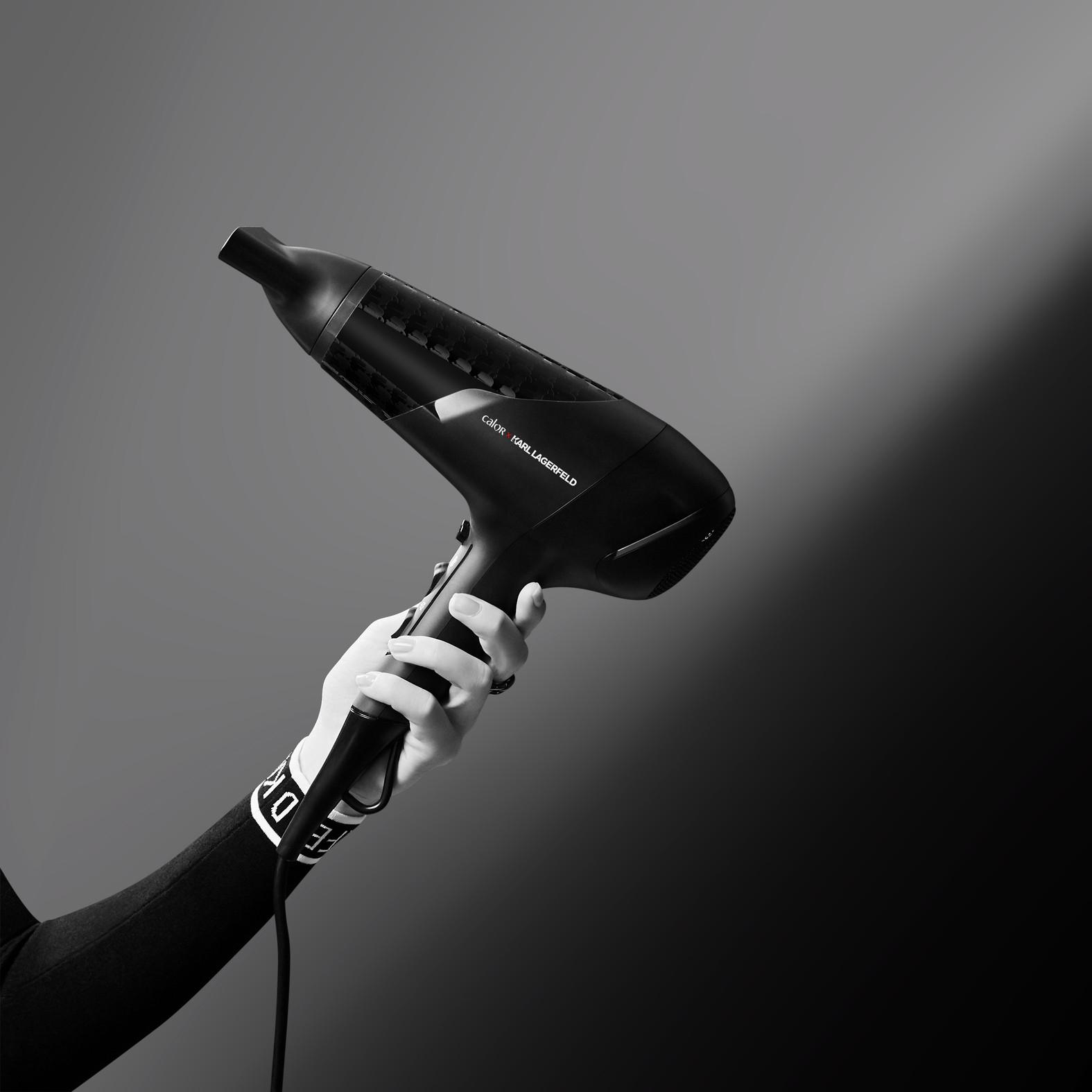 Voir la diapositive 4 : CALOR Sèche cheveux CV581LC0 - Noir