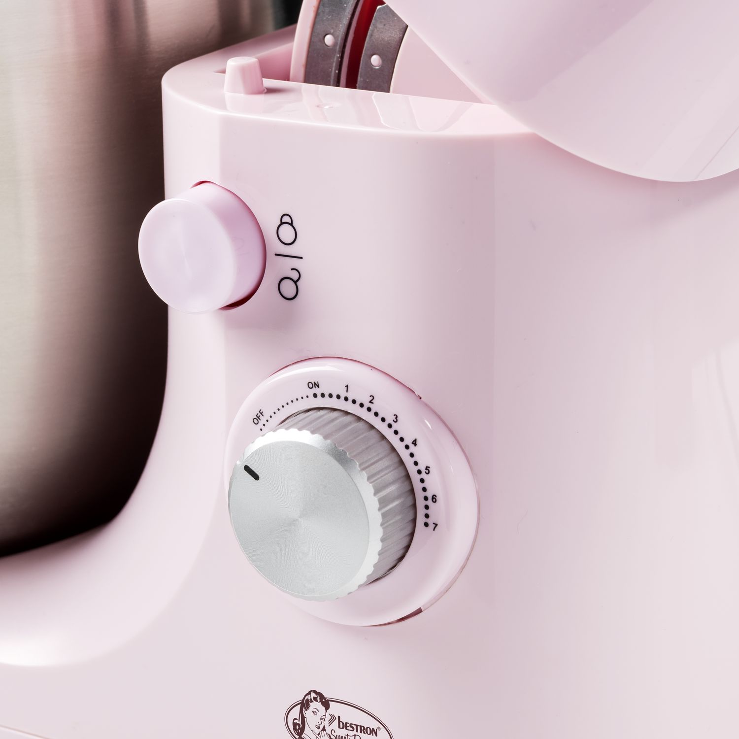 Voir la diapositive 7 : BESTRON Robot pâtissier AKM900M - Rose