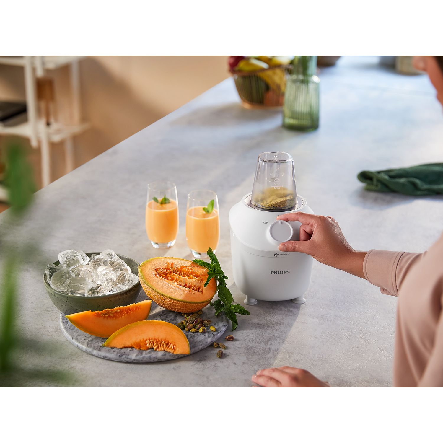 Voir la diapositive 2 : PHILIPS Blender HR2041/00 - Blanc