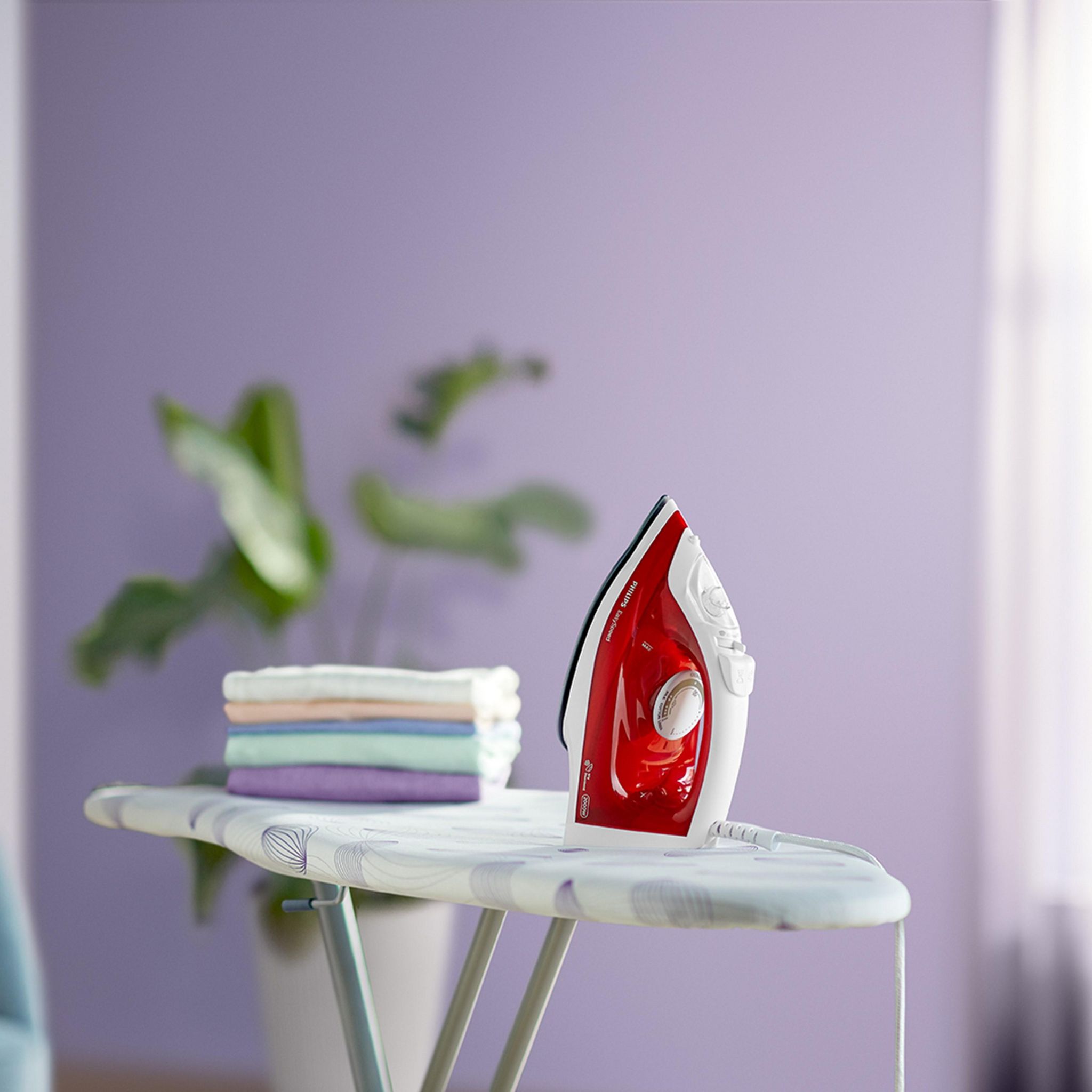 Voir la diapositive 7 : PHILIPS Fer à repasser G1742/40 - Rouge