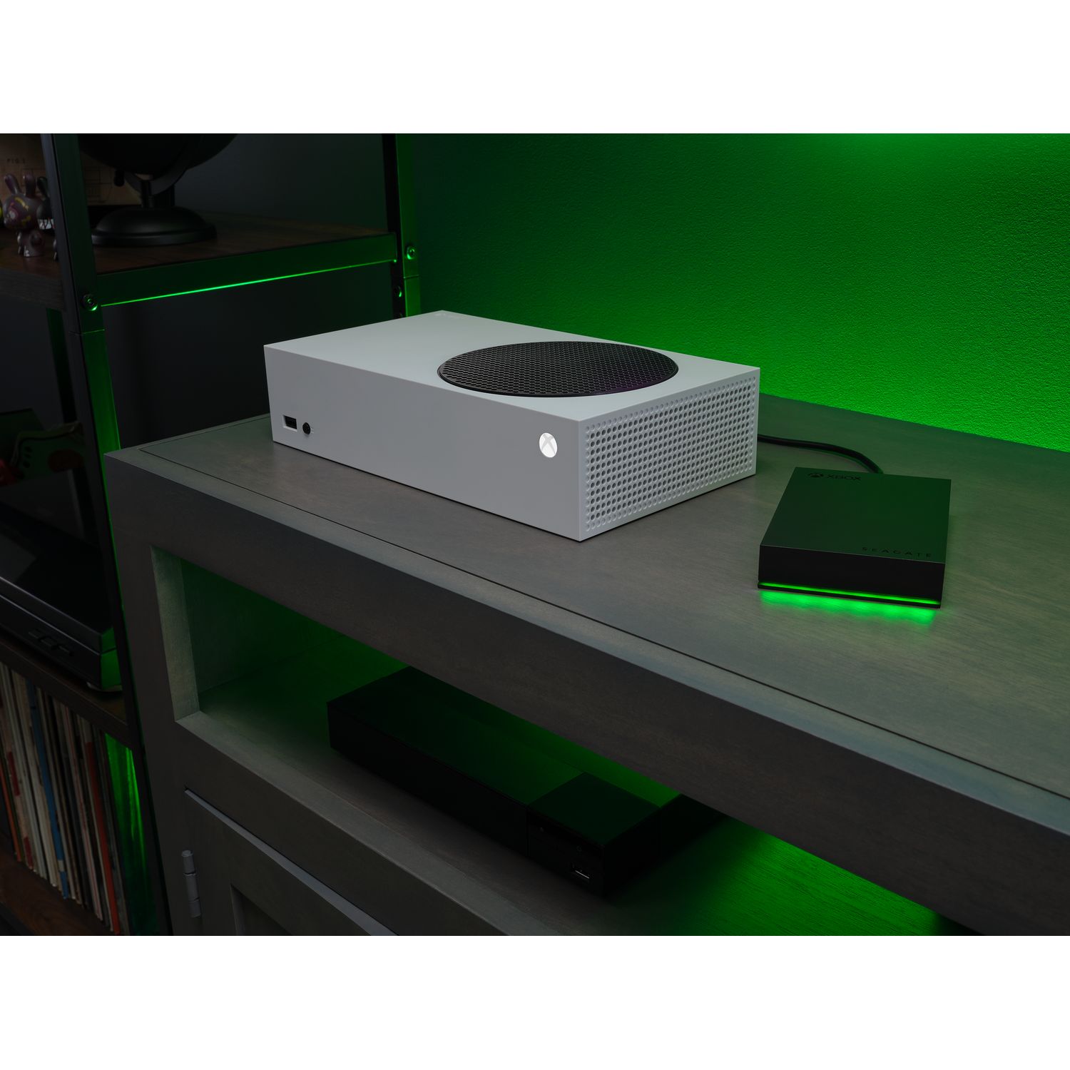 Voir la diapositive 7 : SEAGATE Disque dur LED XBOX 4TO - Noir