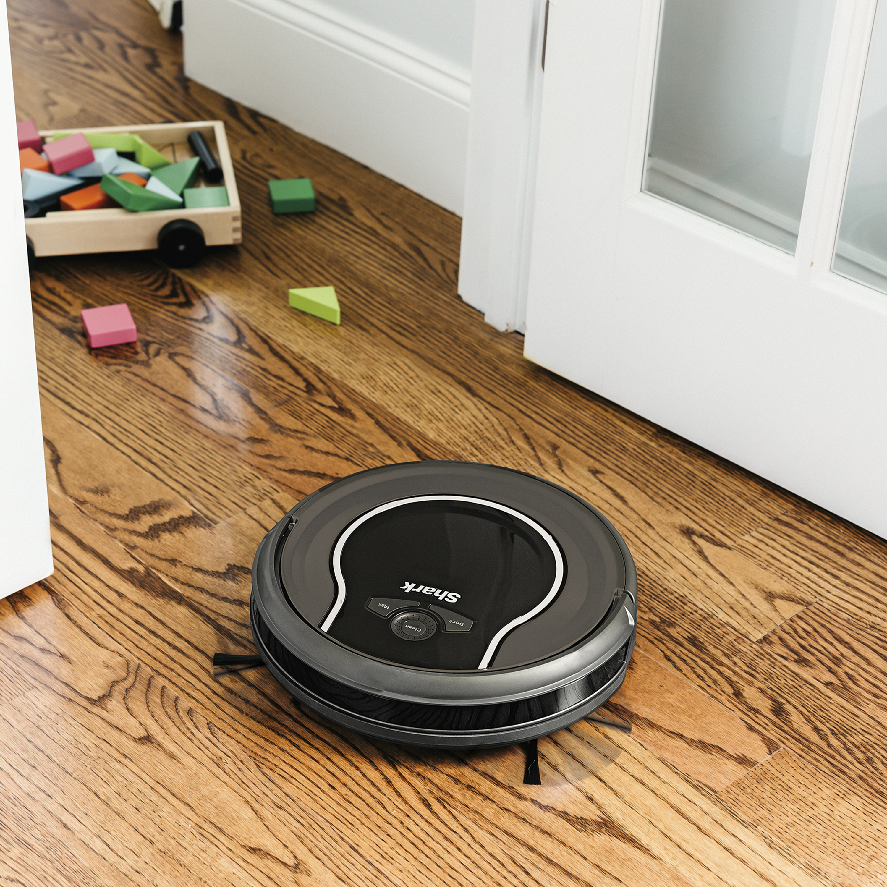 Voir la diapositive 6 : SHARK Aspirateur robot connecté RV750EU - Noir