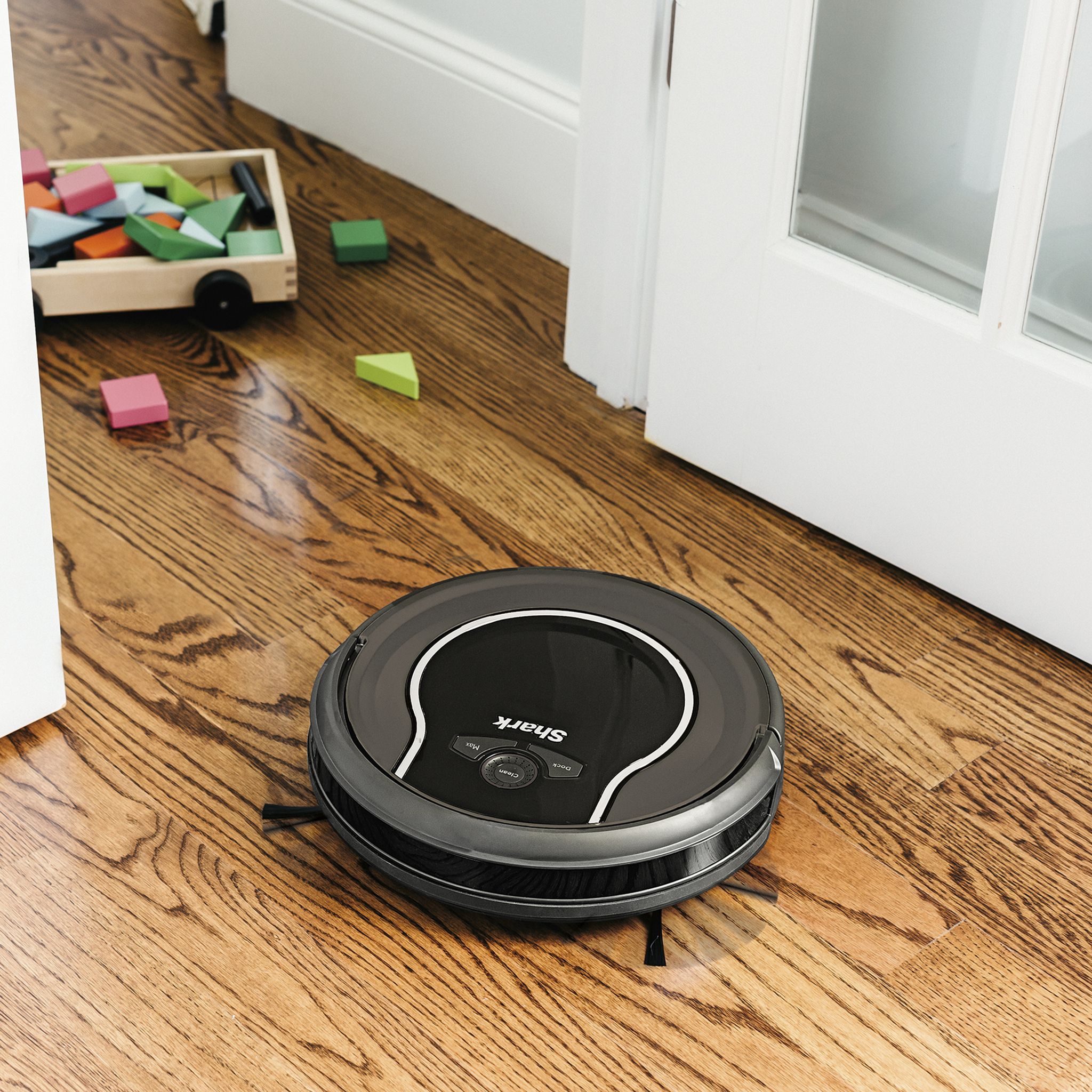 Voir la diapositive 6 : SHARK Aspirateur robot connecté RV750EU - Noir