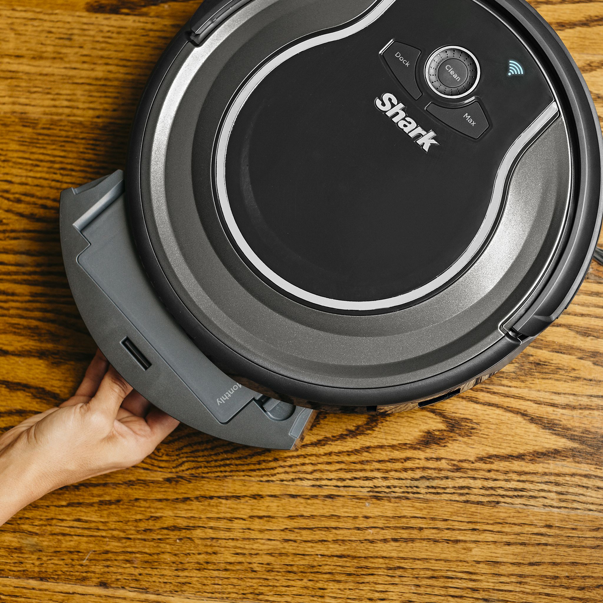 Voir la diapositive 8 : SHARK Aspirateur robot connecté RV750EU - Noir