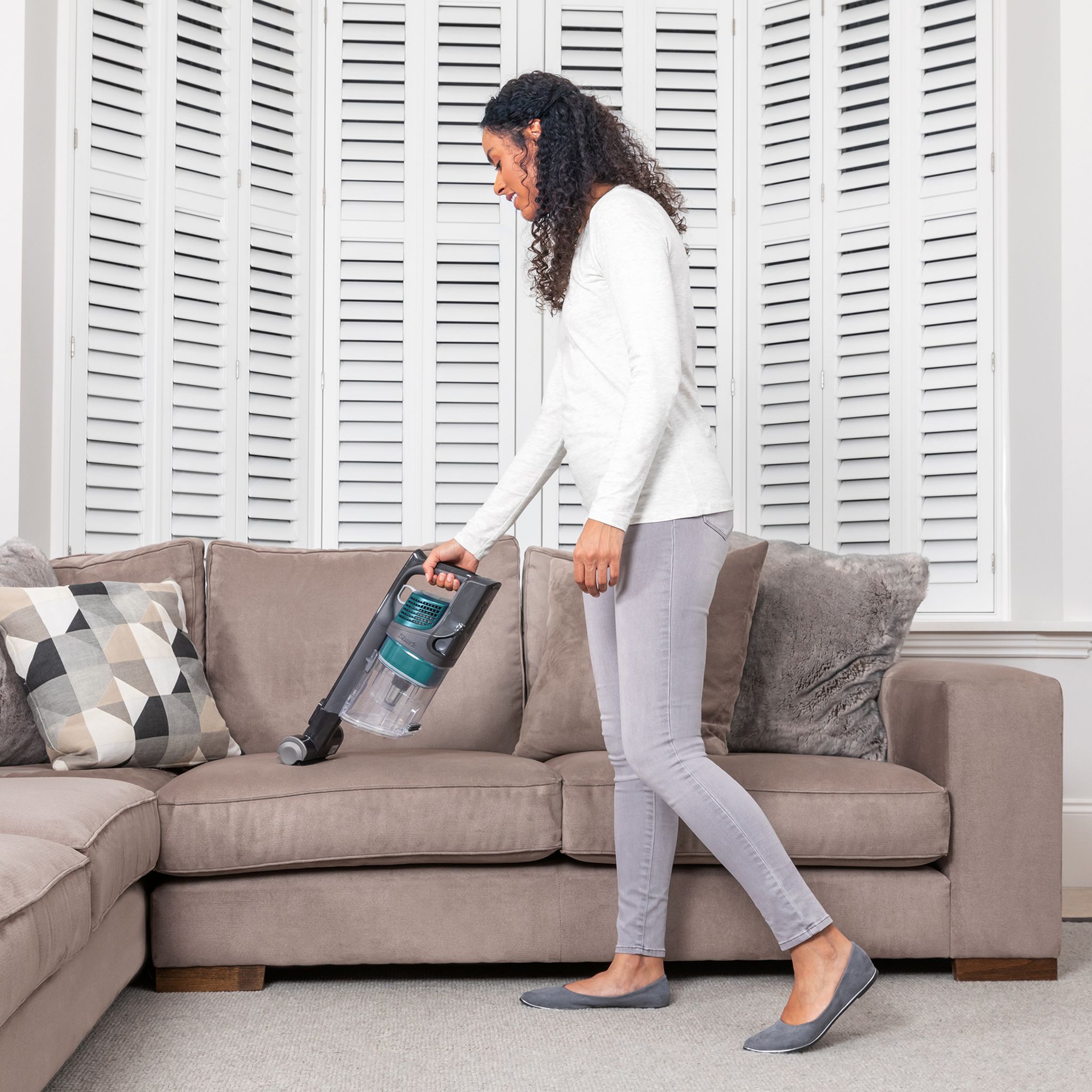 Voir la diapositive 5 : SHARK Aspirateur balai IZ201EUT - Bleu