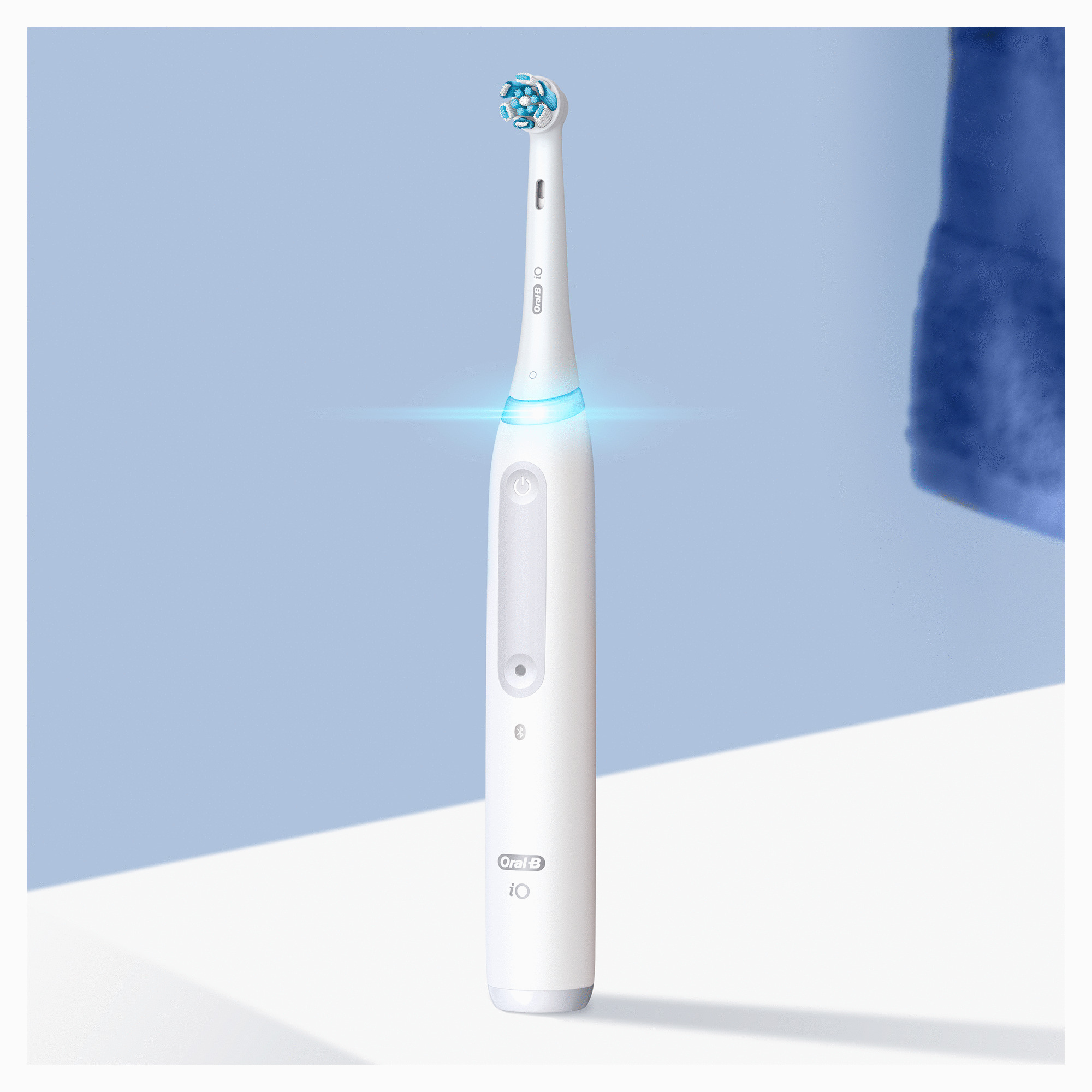 Voir la diapositive 4 : ORAL-B Brosse à dents électrique connectée IO4 - Blanc