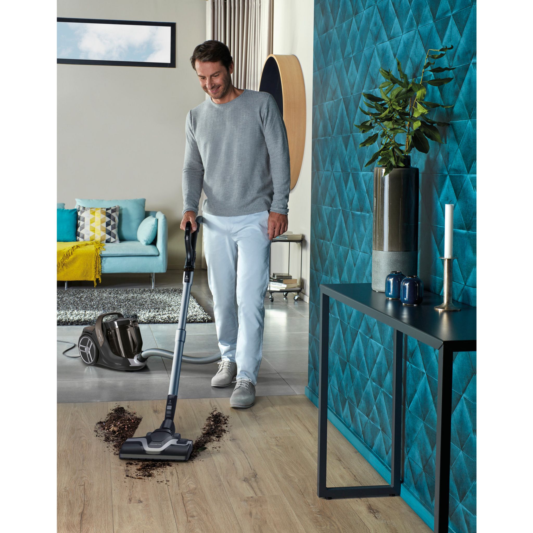 Voir la diapositive 2 : ROWENTA Aspirateur traîneau sans sac YY4779FE - Noir