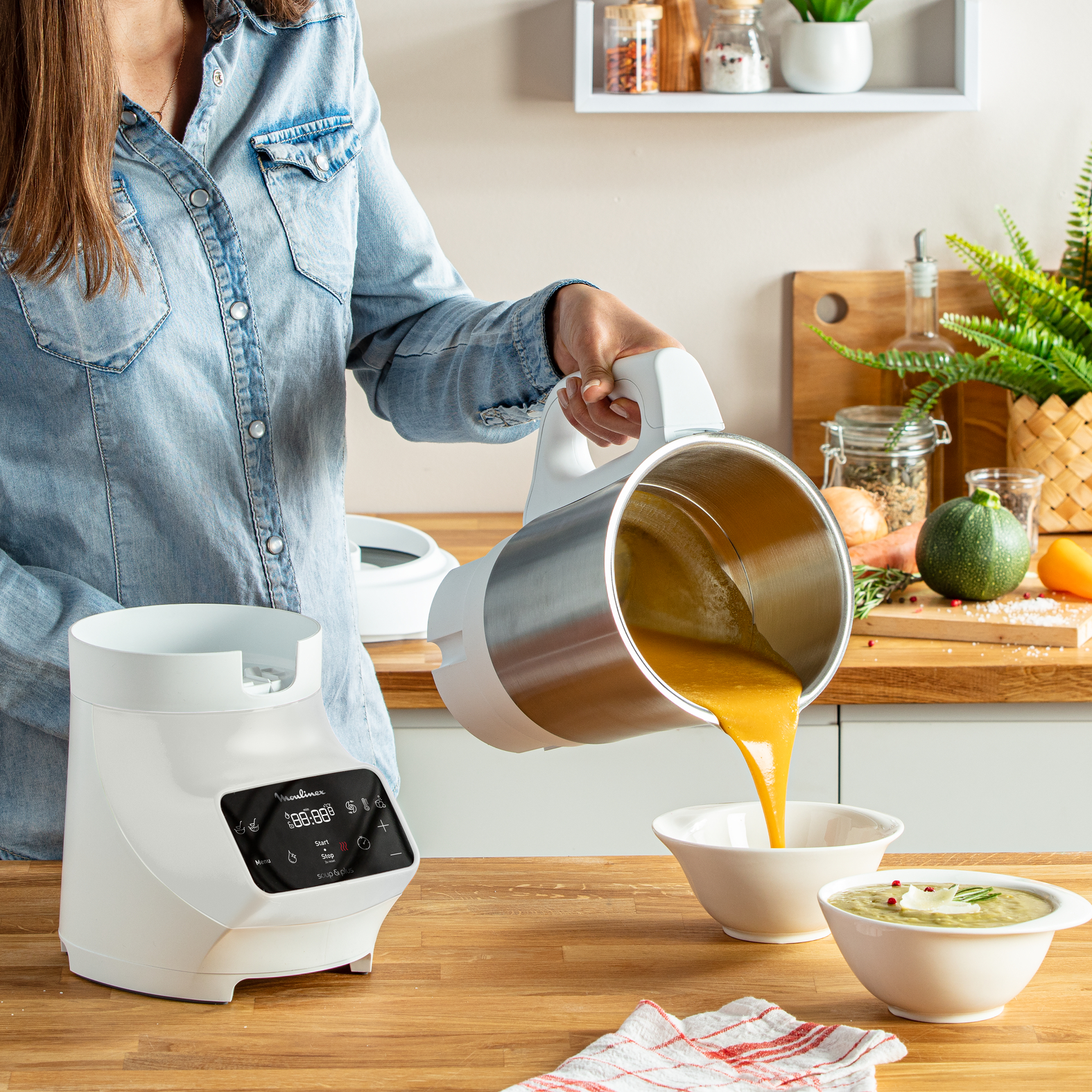Voir la diapositive 14 : MOULINEX Blender chauffant Soup&Plus LM922100 - Blanc