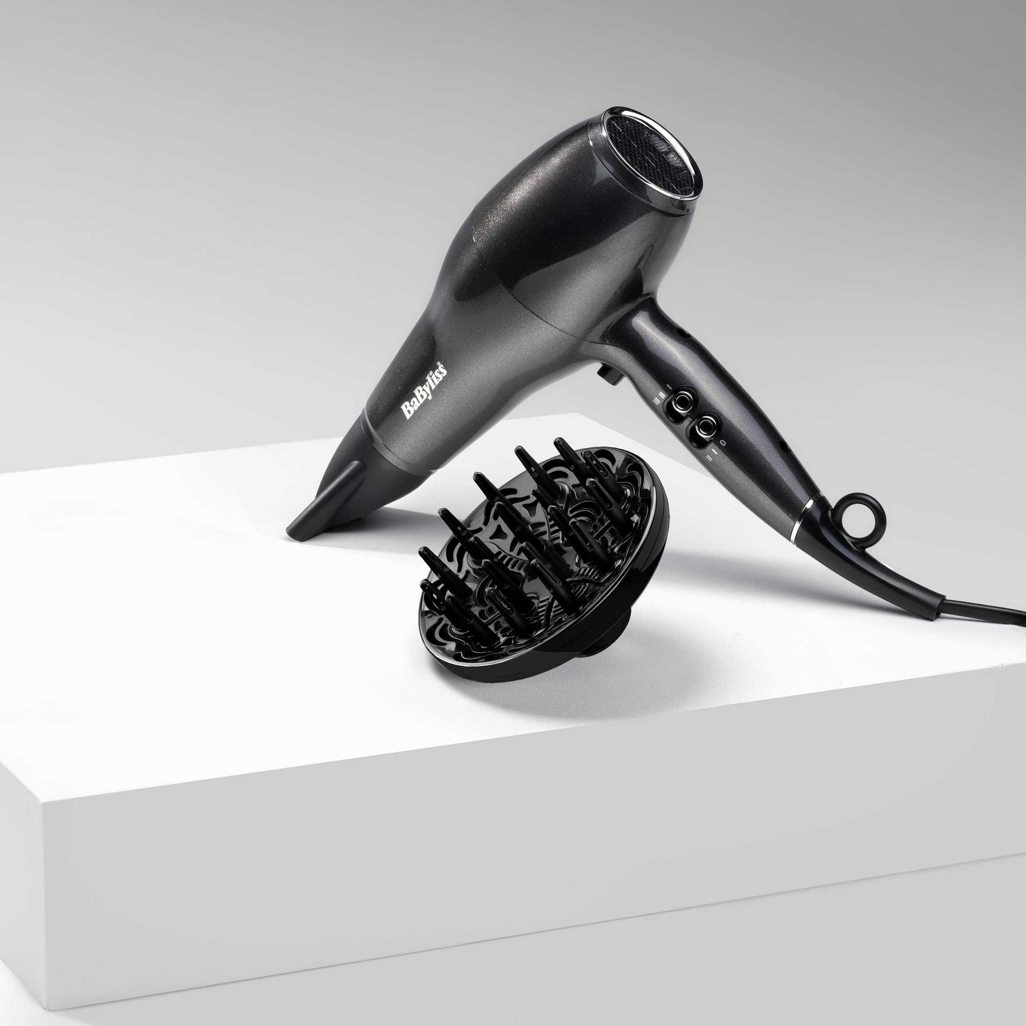 Voir la diapositive 8 : BABYLISS Sèche cheveux ionique avec diffuseur D6490DE - Gris