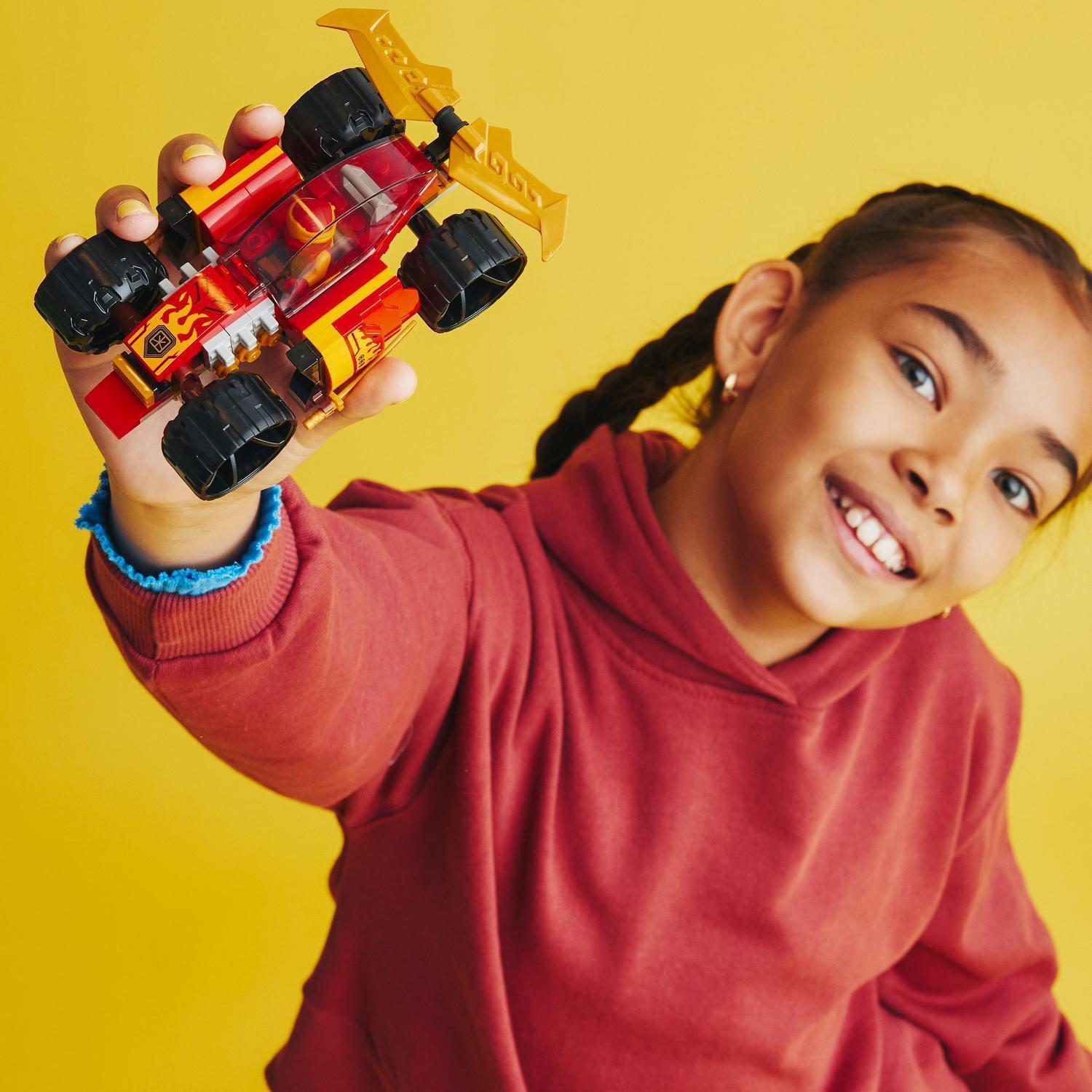 Voir la diapositive 7 : LEGO NINJAGO 71780 La Voiture de Course Ninja de Kai – Évolution, Jouet Voiture, 2-en-1
