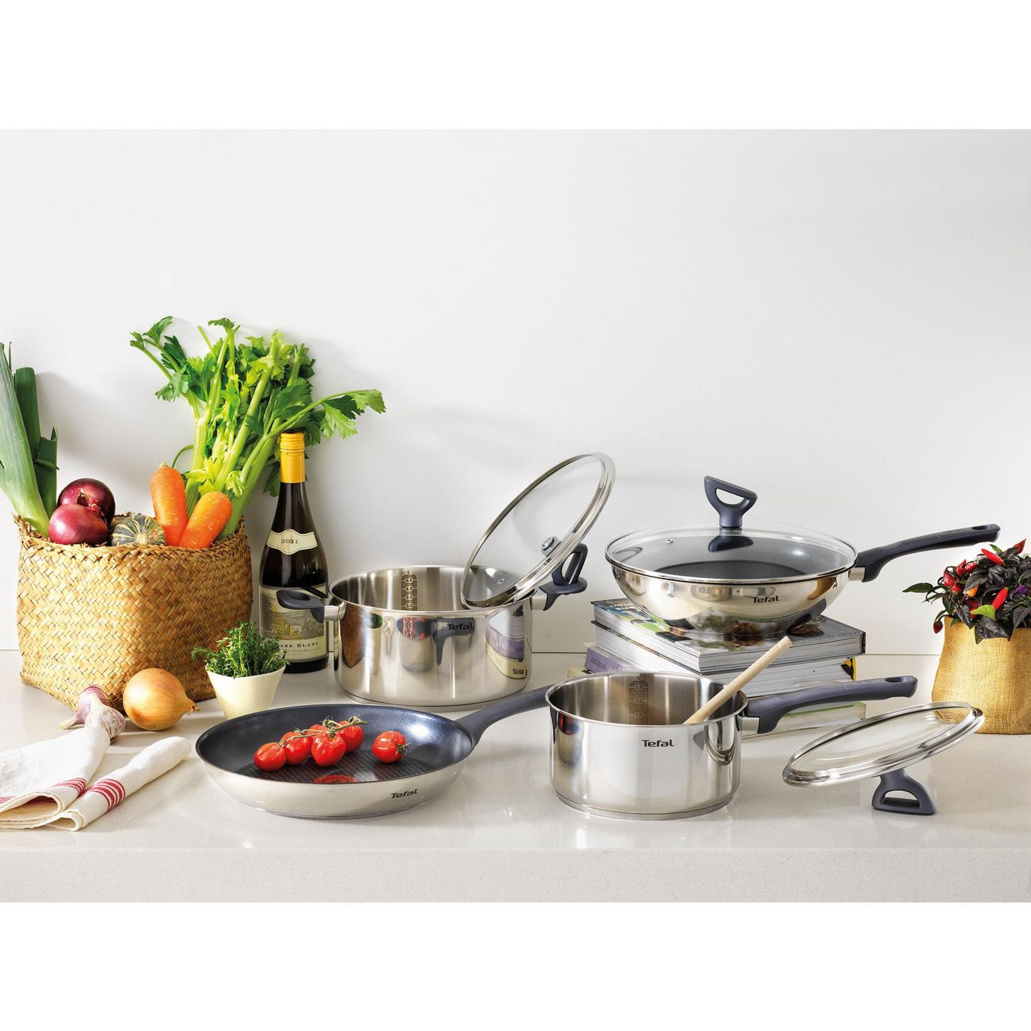 Voir la diapositive 2 : TEFAL Casserole 16cm avec couvercle en verre tous feux dont induction DAILY COOK