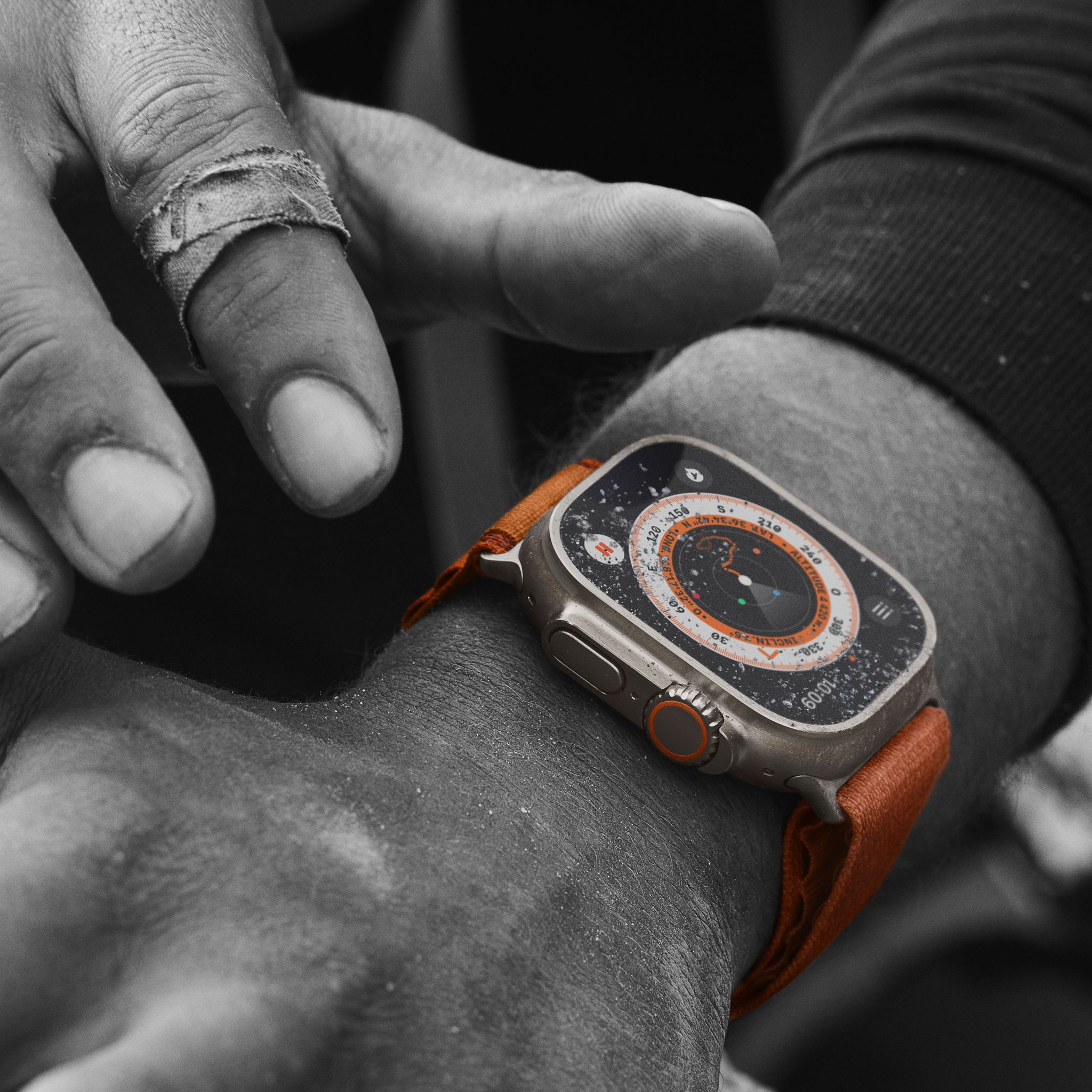 Voir la diapositive 8 : APPLE Watch Ultra M/L 49mm - Océan minuit