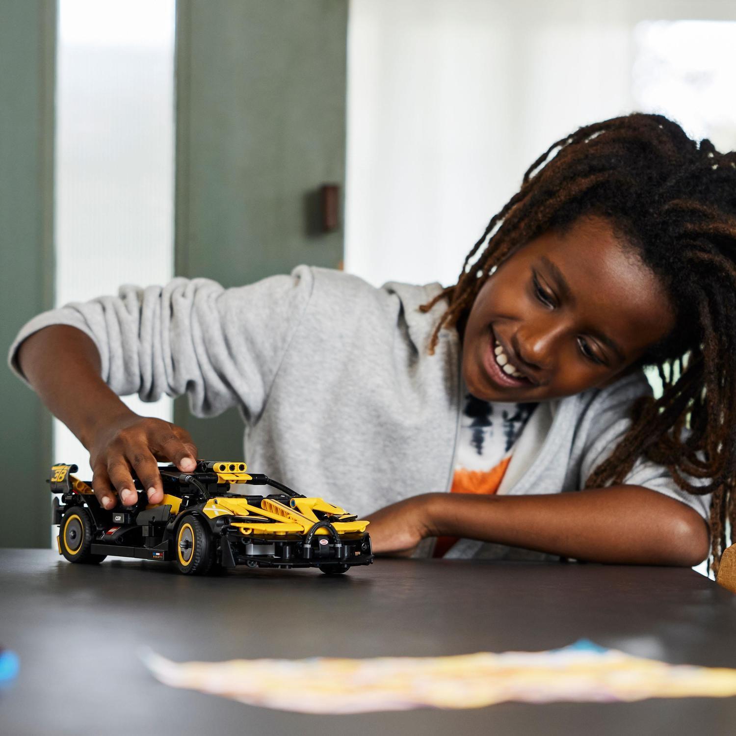 Voir la diapositive 7 : LEGO Technic 42151 Le Bolide Bugatti - Jouet Voiture de course pour enfants dès 9 ans