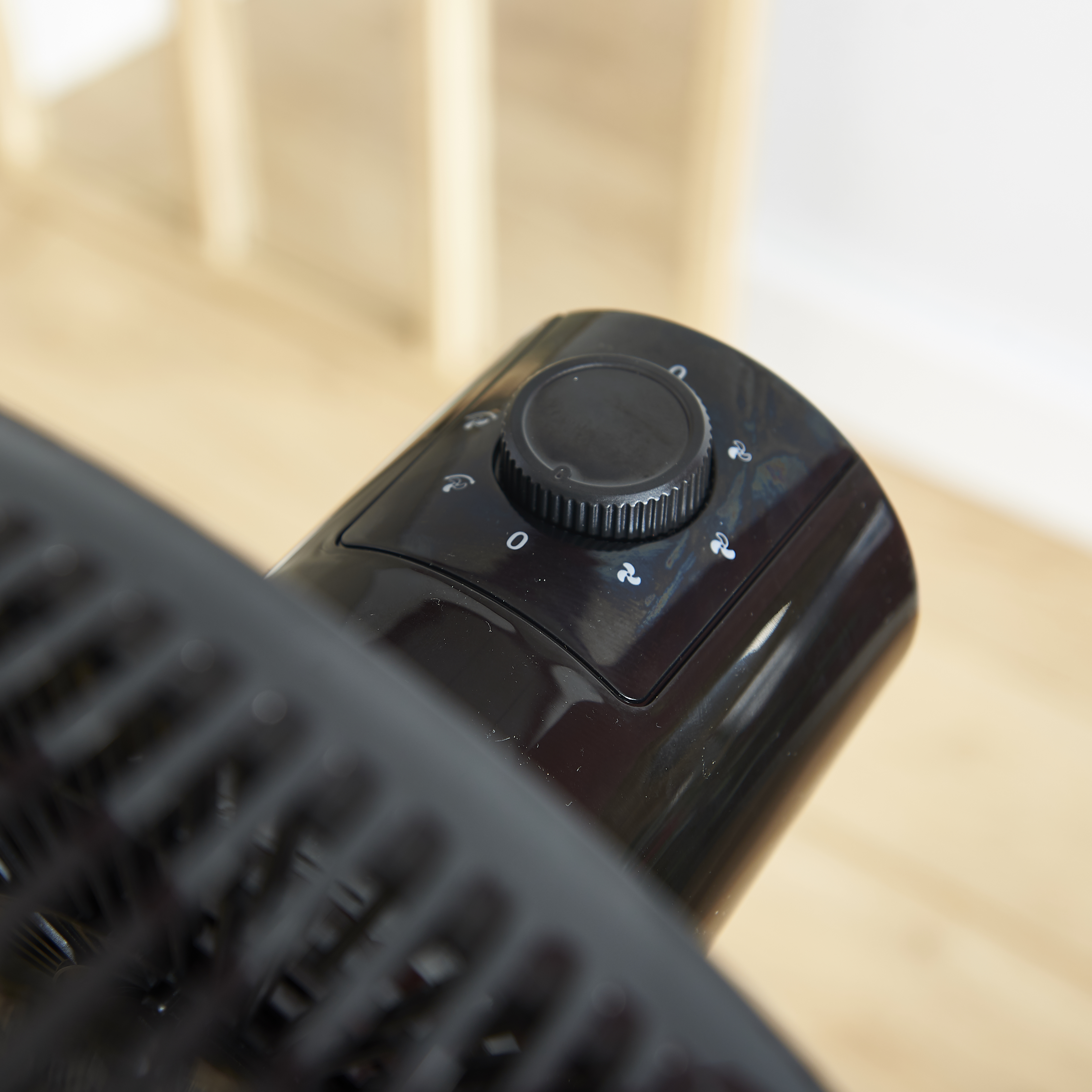 Voir la diapositive 3 : QILIVE Ventilateur sur pied Q.6857 - Noir
