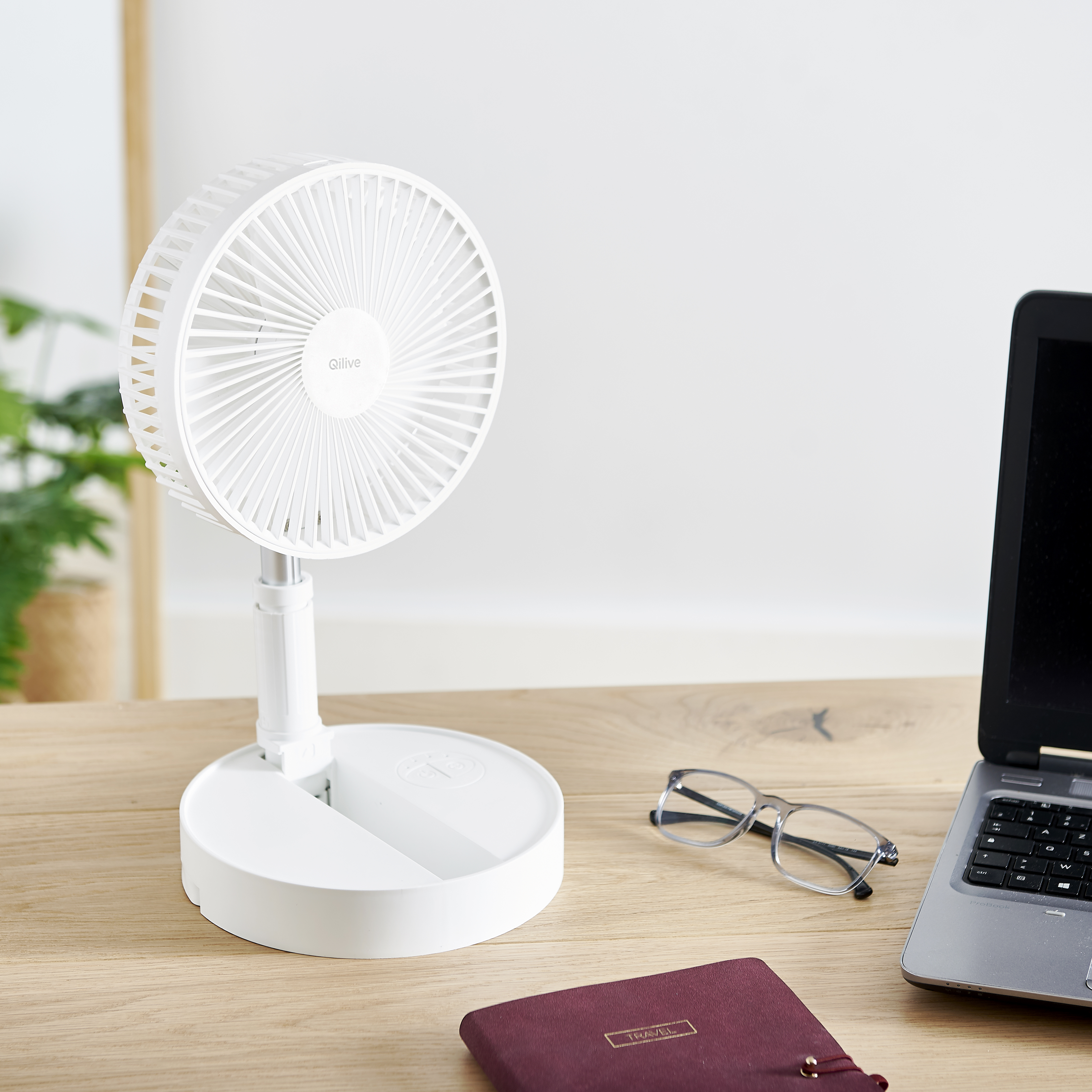 Voir la diapositive 4 : QILIVE Ventilateur sur pied pliable Q.6866 - Blanc