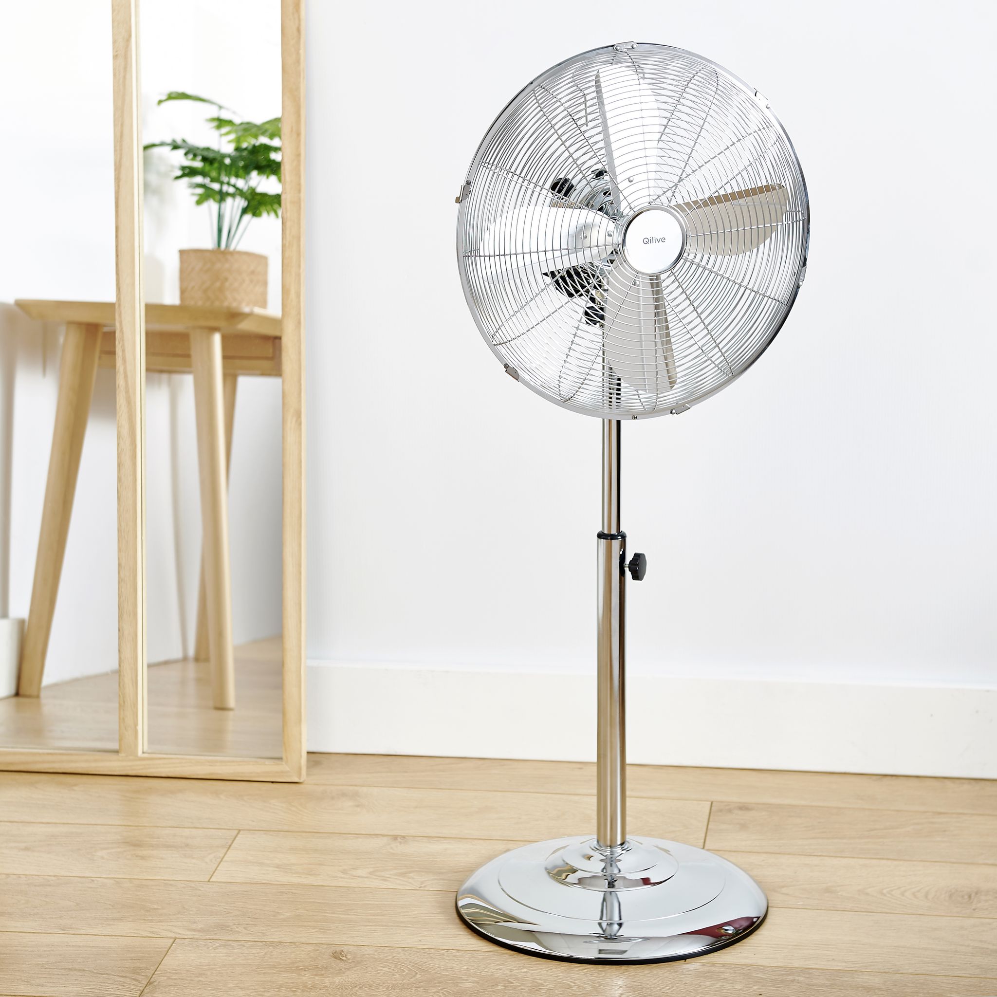 Voir la diapositive 3 : QILIVE Ventilateur sur pied Q.6860 - Chrome