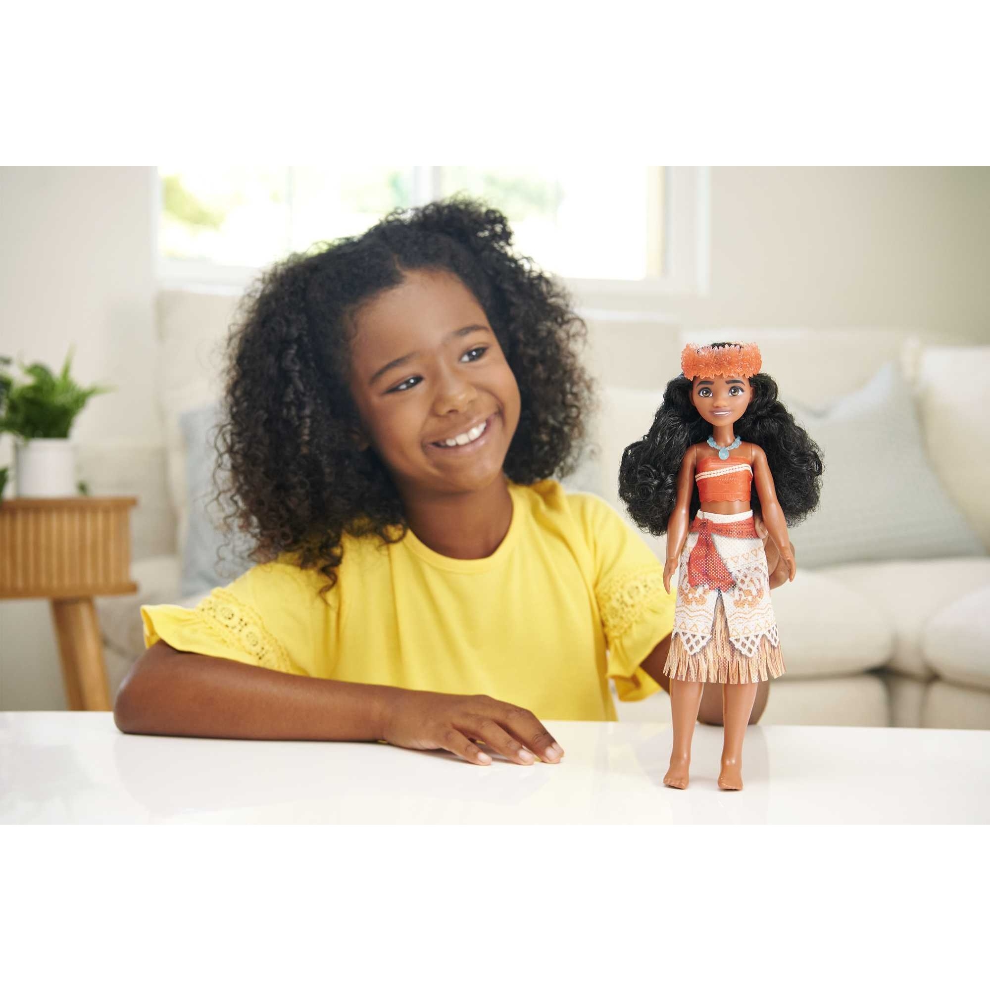 Voir la diapositive 4 : MATTEL Poupée Vaiana 29cm