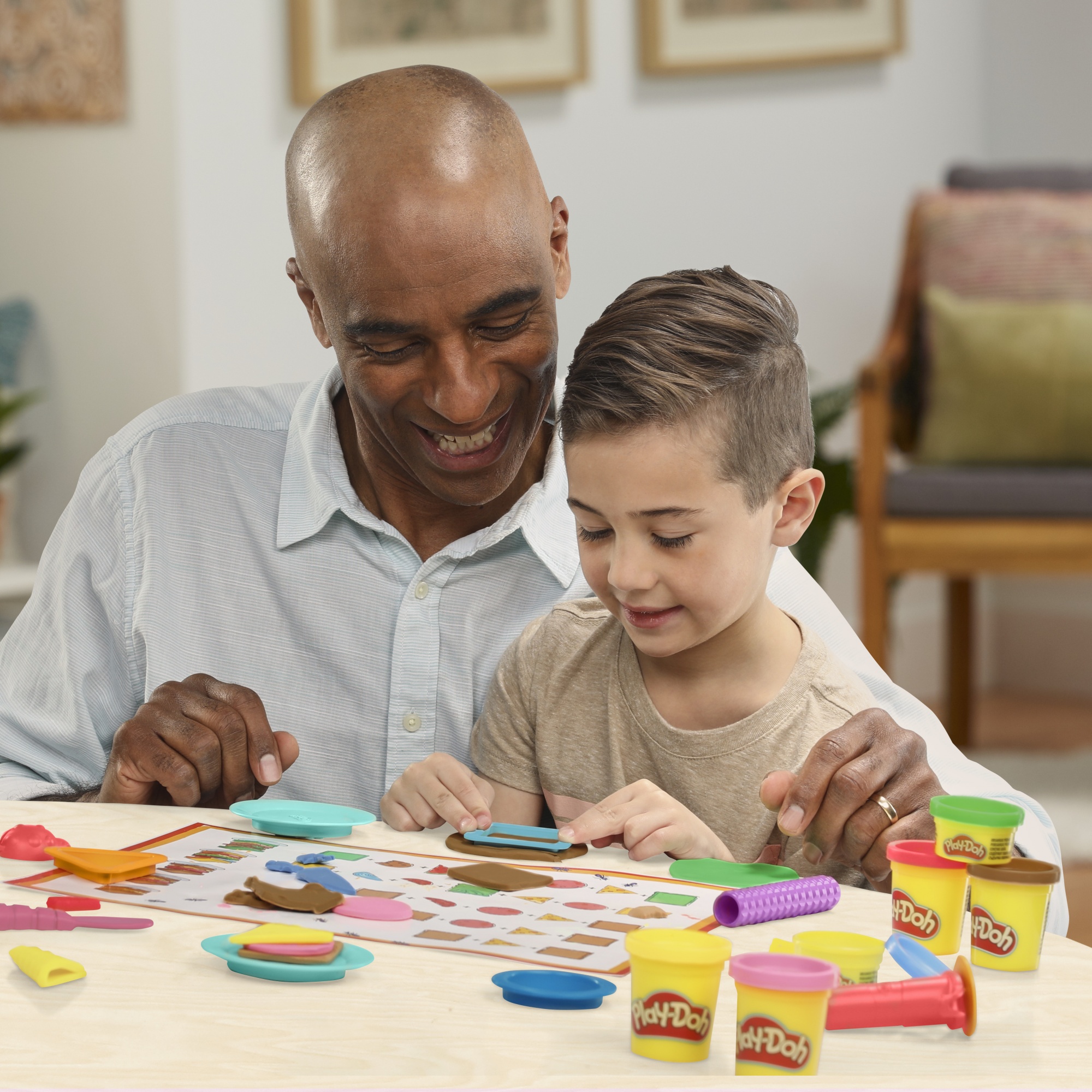 Voir la diapositive 5 : HASBRO Jeu Picnic des formes
