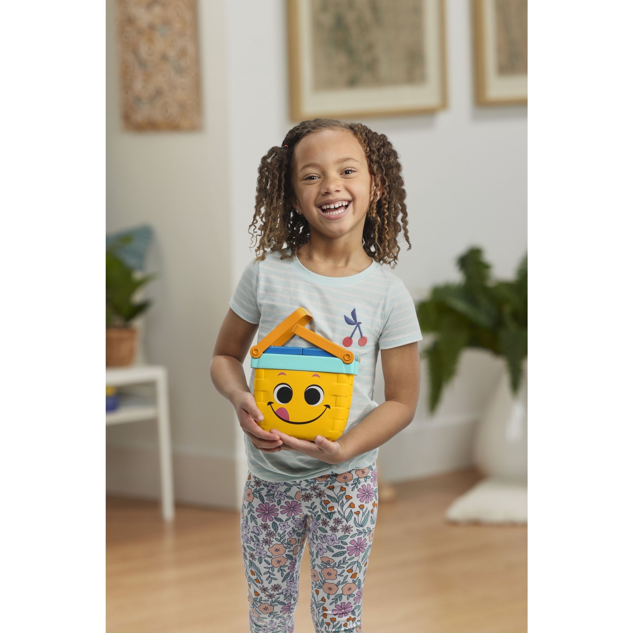 Voir la diapositive 11 : HASBRO Jeu Picnic des formes