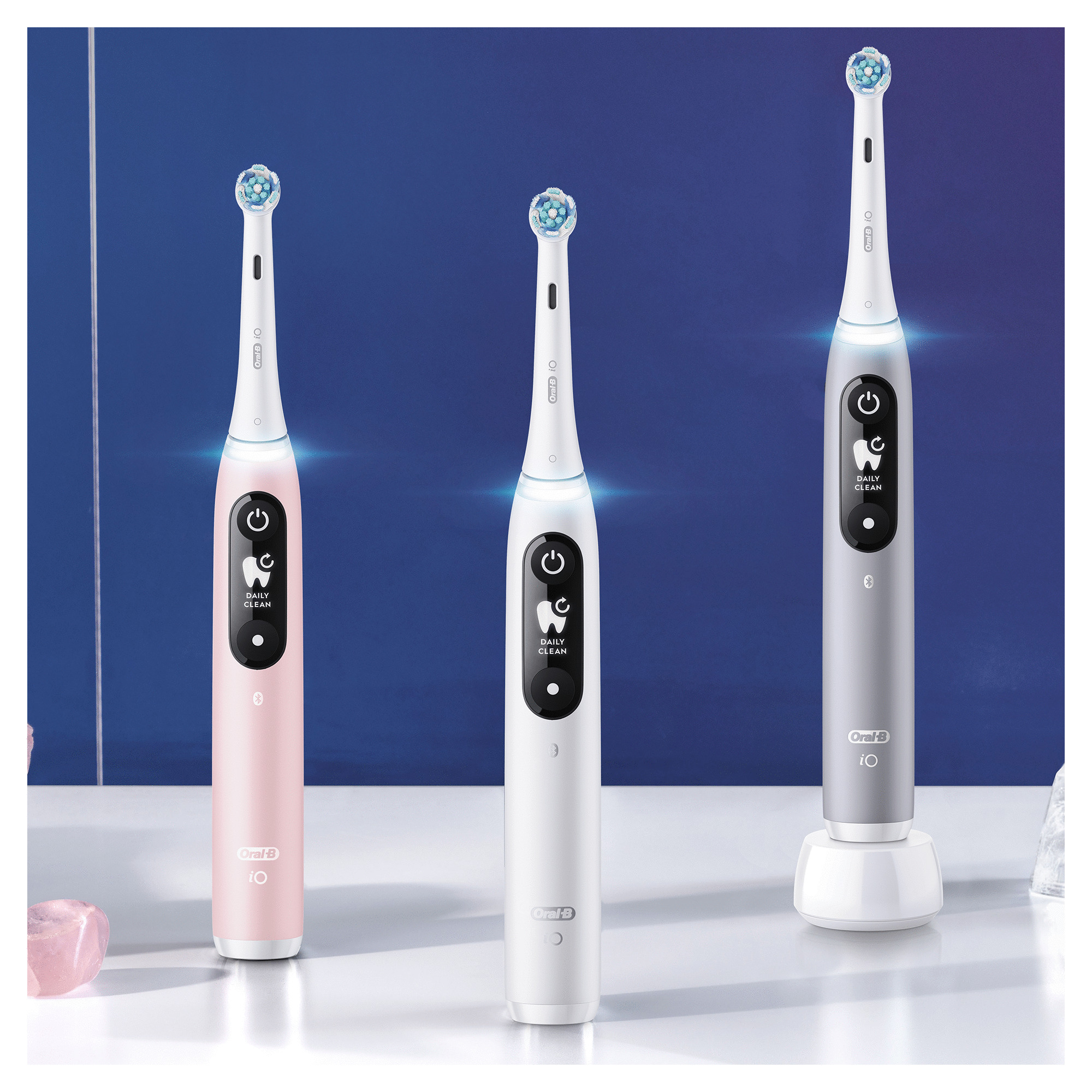 Voir la diapositive 4 : ORAL-B Brosse à dents électrique IO6s - Blanc