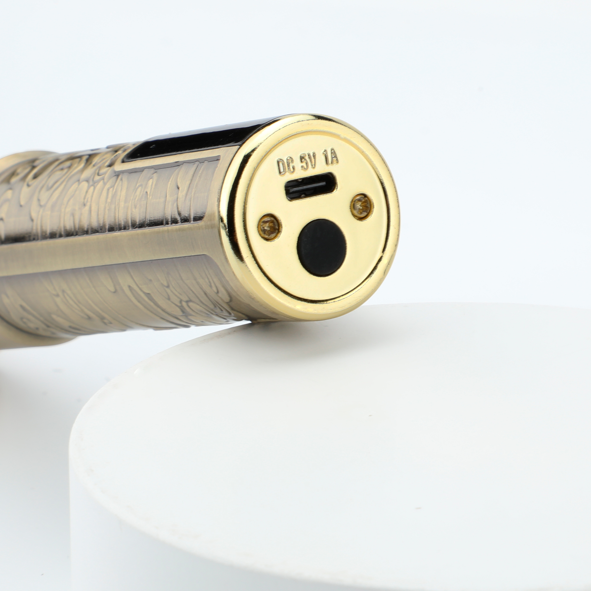 Voir la diapositive 4 : BECKER SHAVES & TRIMS Tondeuse sans fil cheveux et barbe Harley - Or