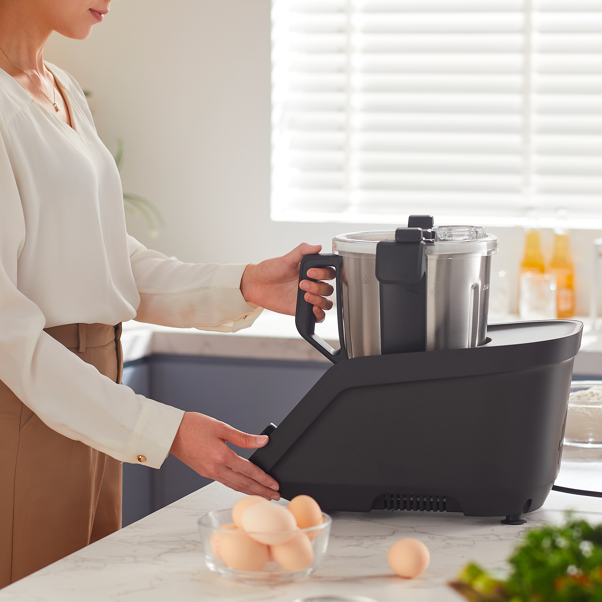Voir la diapositive 22 : KITCHENCOOK Robot cuiseur multifonction connecté CUISIO XT CONNECT - Noir