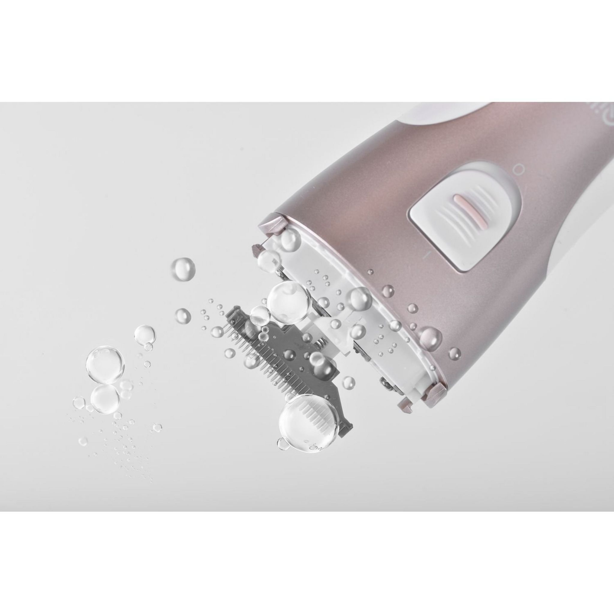 Voir la diapositive 6 : QILIVE Rasoir électrique 600116362 - Rose