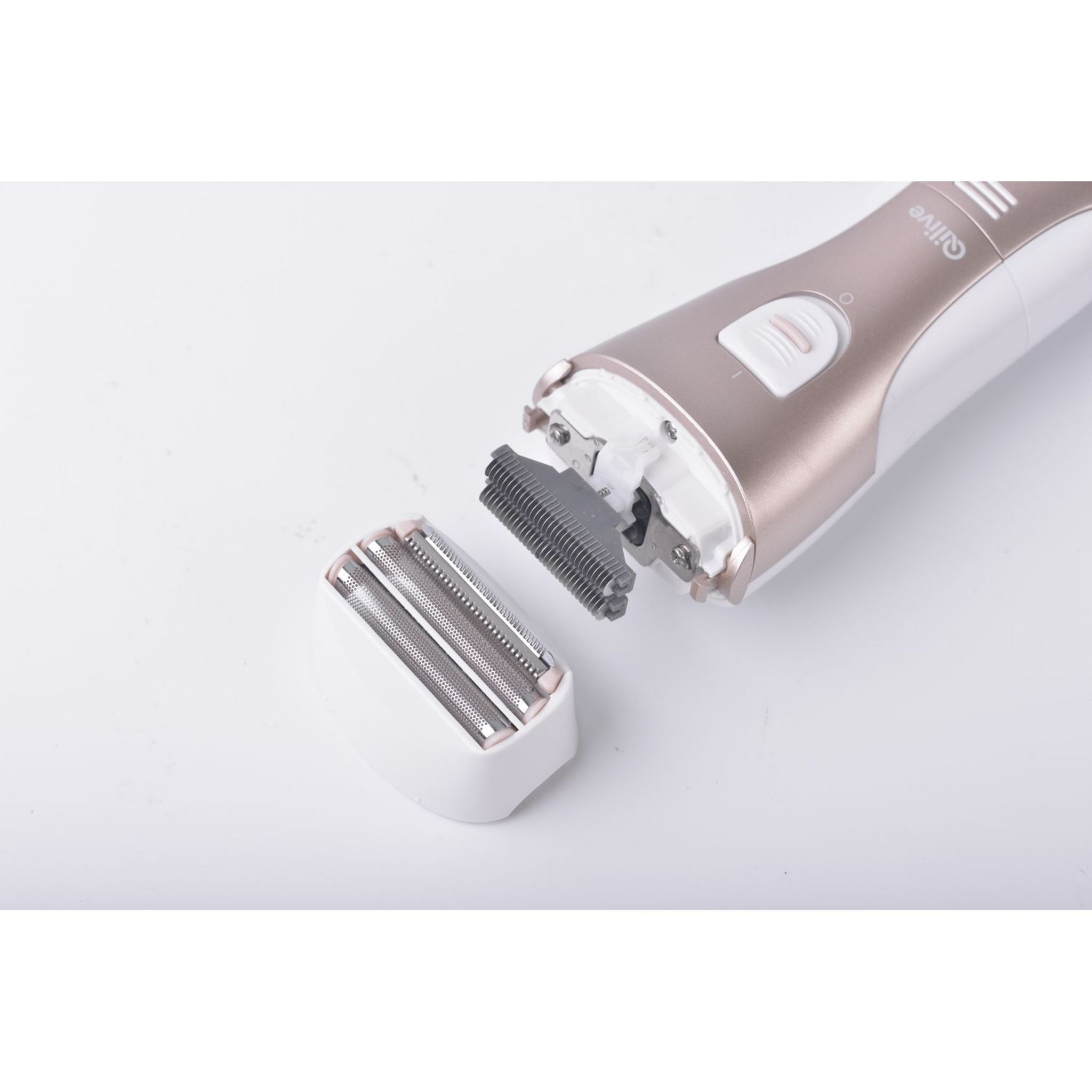 Voir la diapositive 7 : QILIVE Rasoir électrique 600116362 - Rose