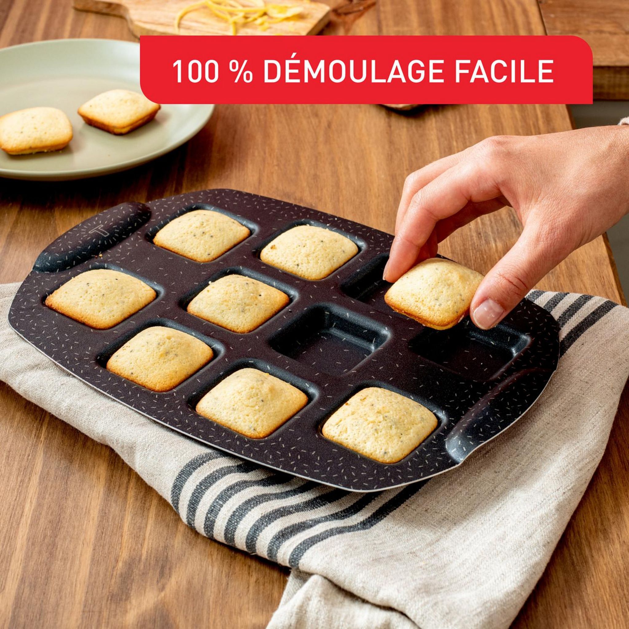 Voir la diapositive 3 : TEFAL Moule à mini carrés aluminium recyclé PERFECTBAKE mini
