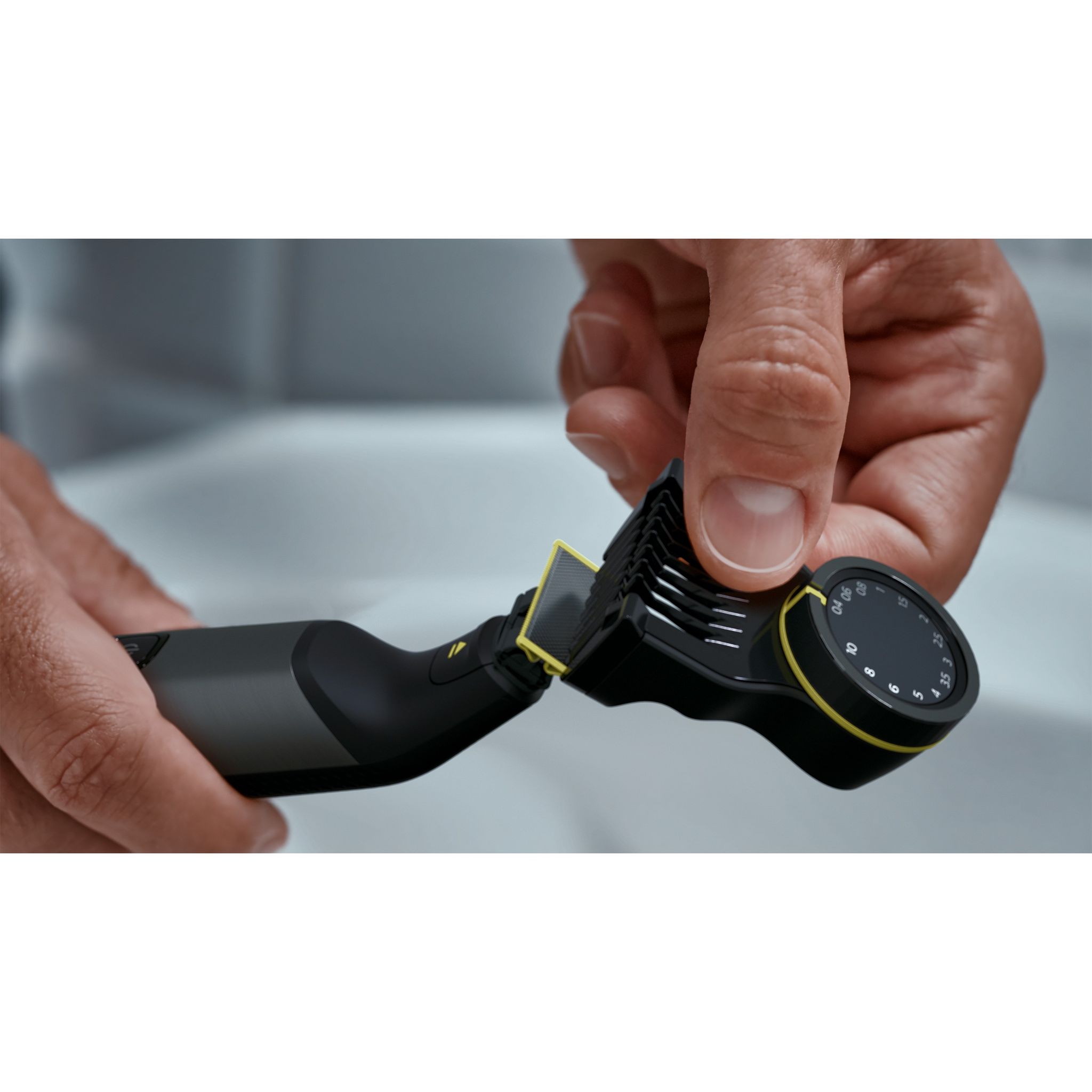 Voir la diapositive 5 : PHILIPS Rasoir électrique ONEBLADE PRO QP6550/17 - Gris