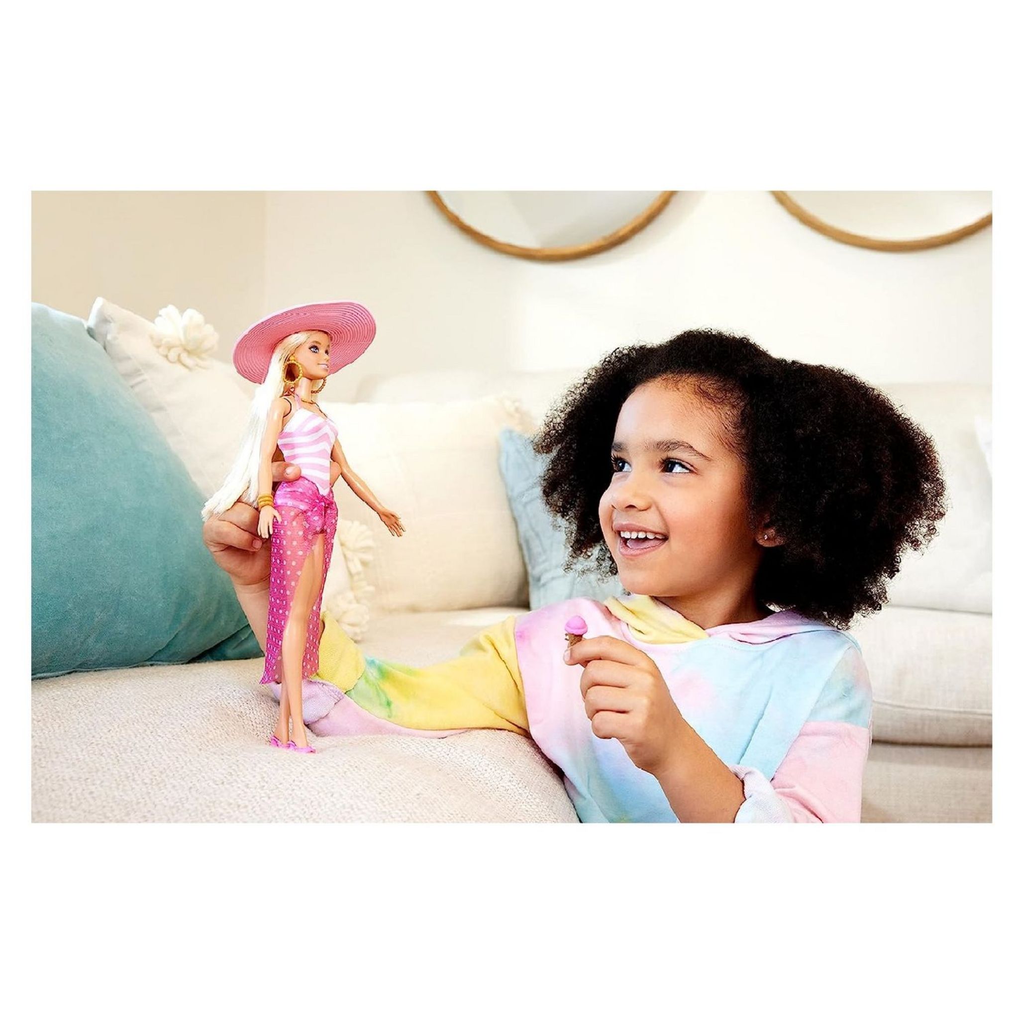 Voir la diapositive 2 : MATTEL Poupée Barbie plage + Accessoires