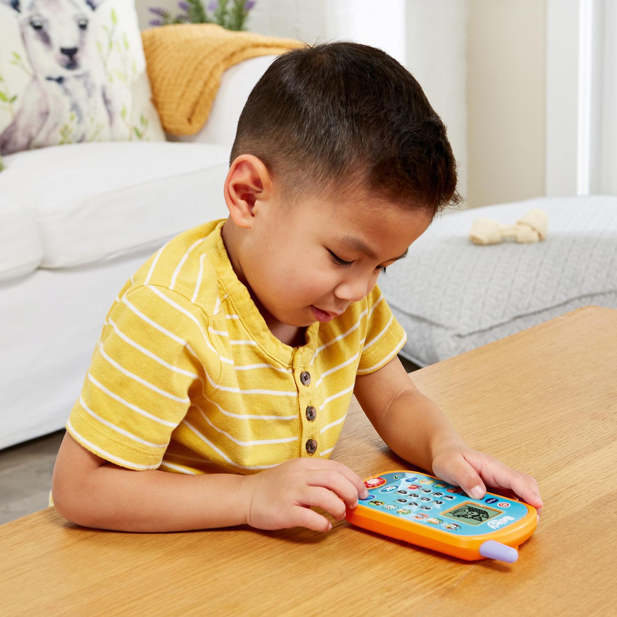 Voir la diapositive 3 : VTECH Le Smartphone Interactif de Bluey