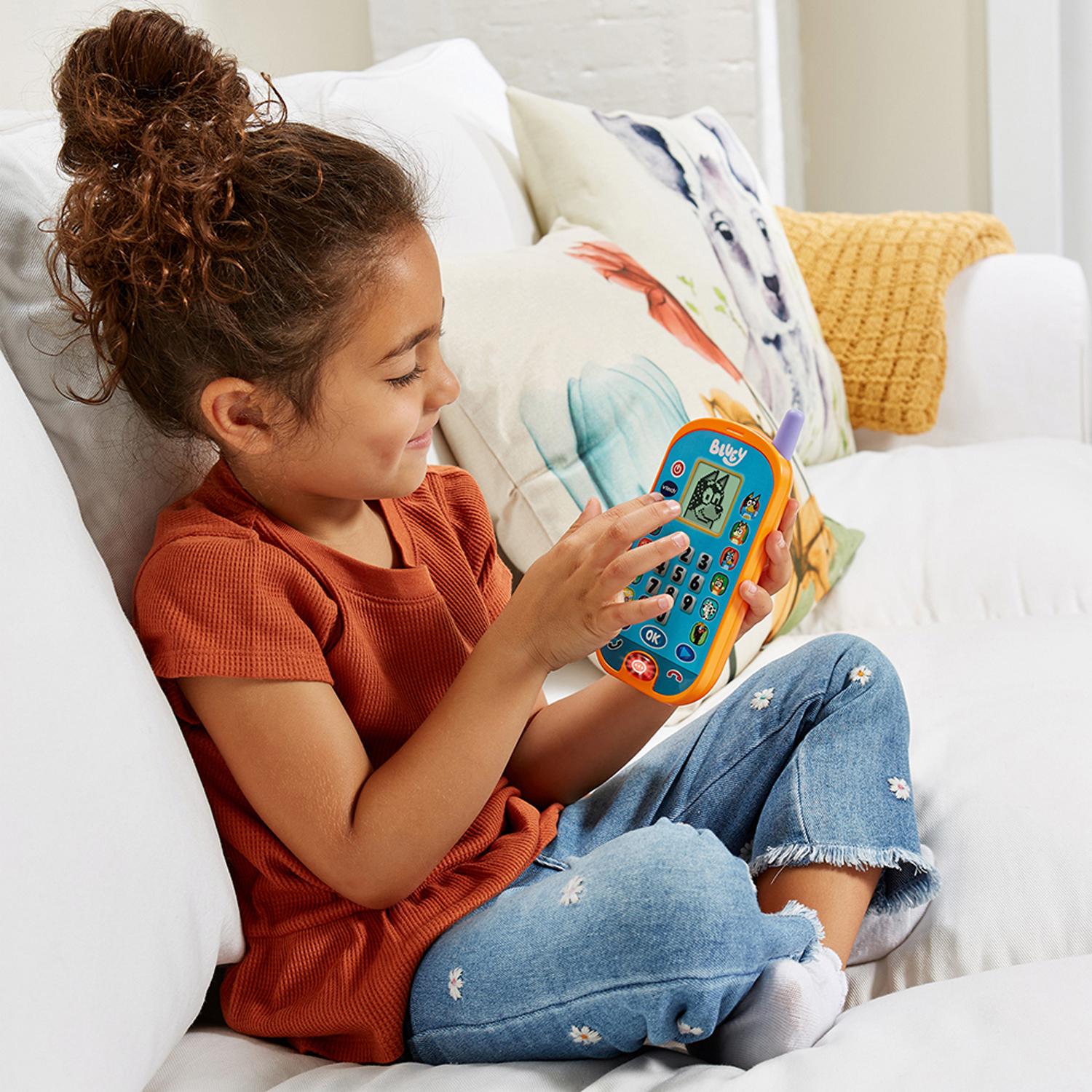 Voir la diapositive 4 : VTECH Le Smartphone Interactif de Bluey