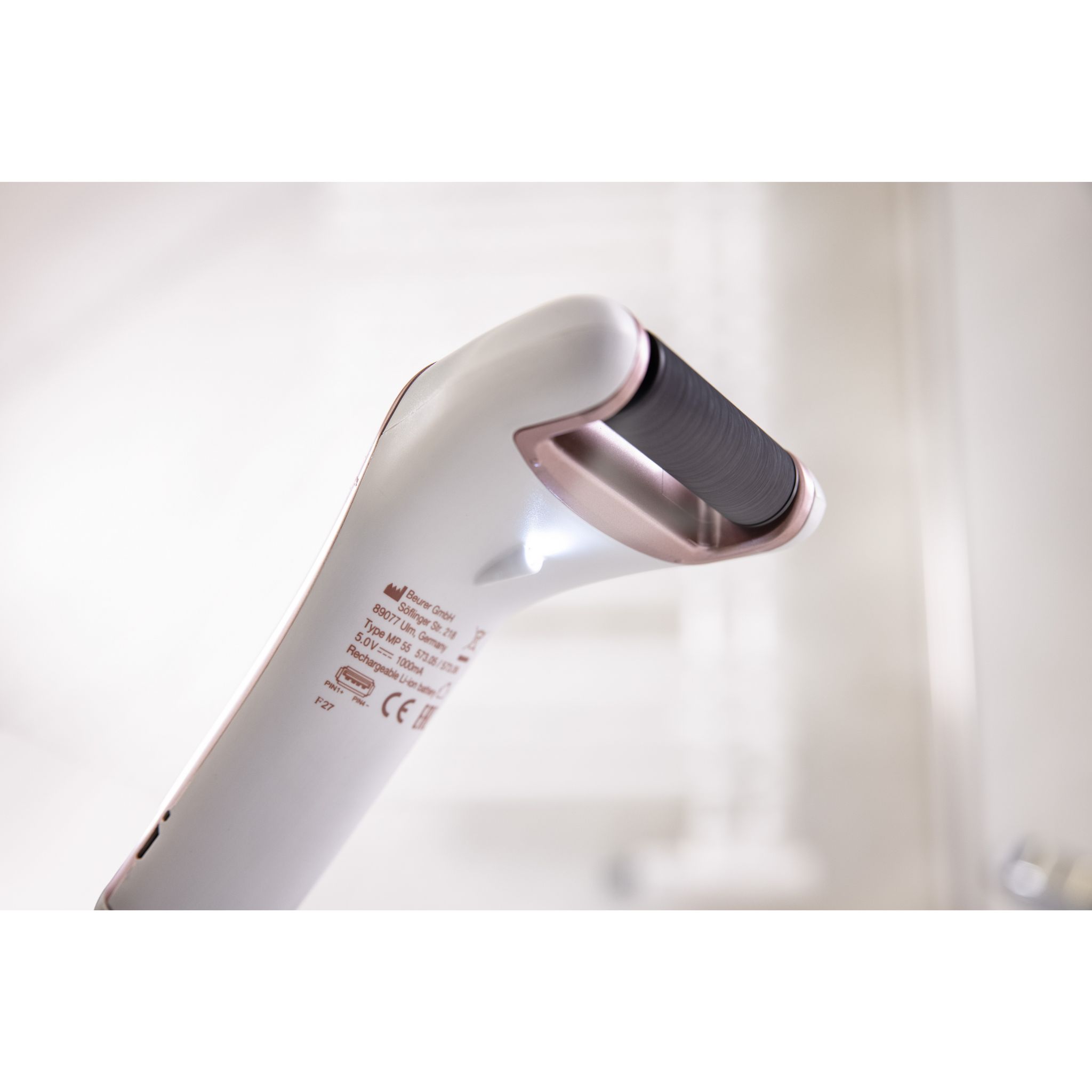 Voir la diapositive 5 : BEURER Ponceuse pieds MP55 - Blanc et rose