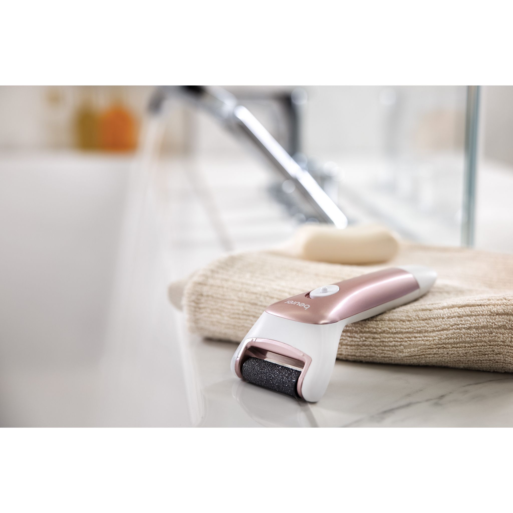 Voir la diapositive 6 : BEURER Ponceuse pieds MP55 - Blanc et rose