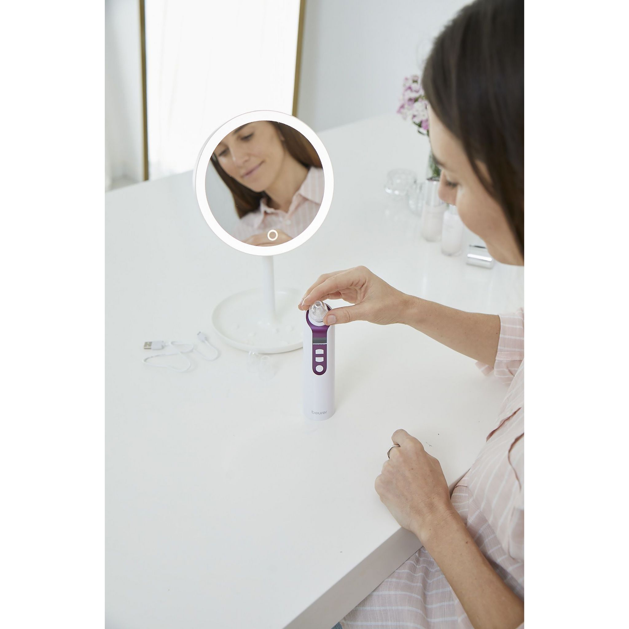 Voir la diapositive 3 : BEURER Appareil anti-points noirs FC41 - Blanc