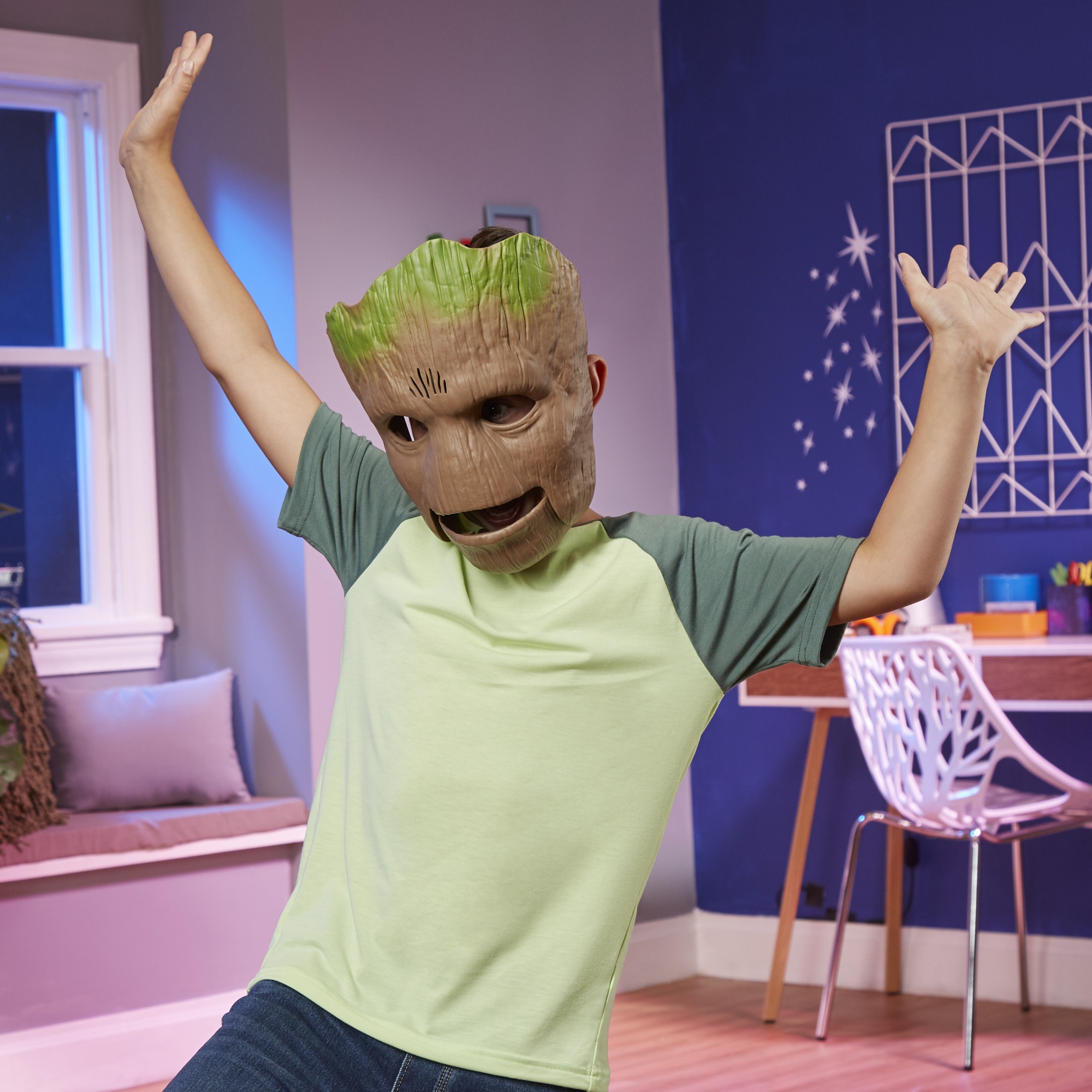 Voir la diapositive 4 : HASBRO Masque parlant GROOT