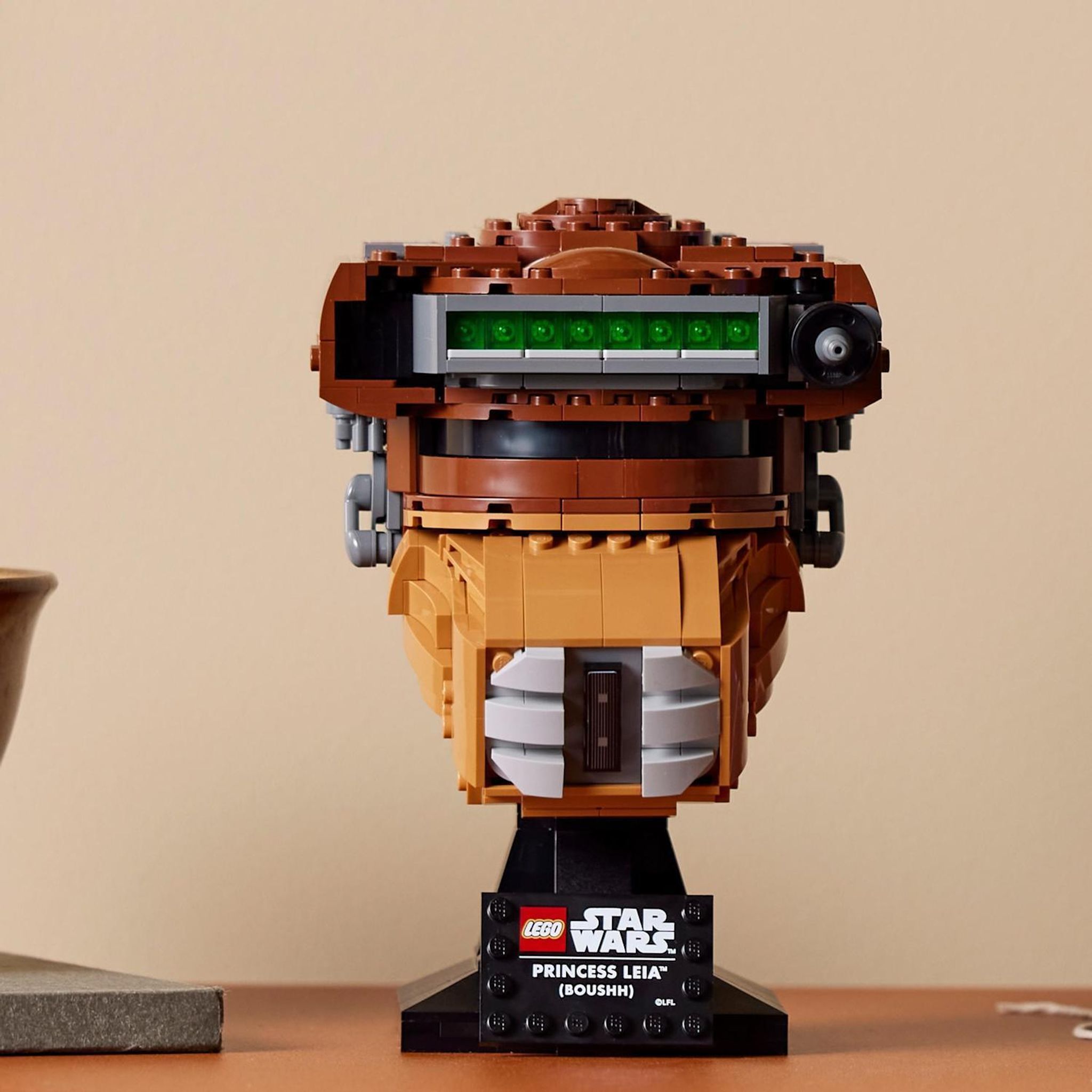 Voir la diapositive 5 : LEGO LEGO Star Wars 75351 Le Casque de la Princesse Leia (Boushh), Maquette Adultes, Le Retour du Jedi