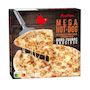 Voir la diapositive 2 : AUCHAN Pizza méga hot dog bord fourré saucisse 500g
