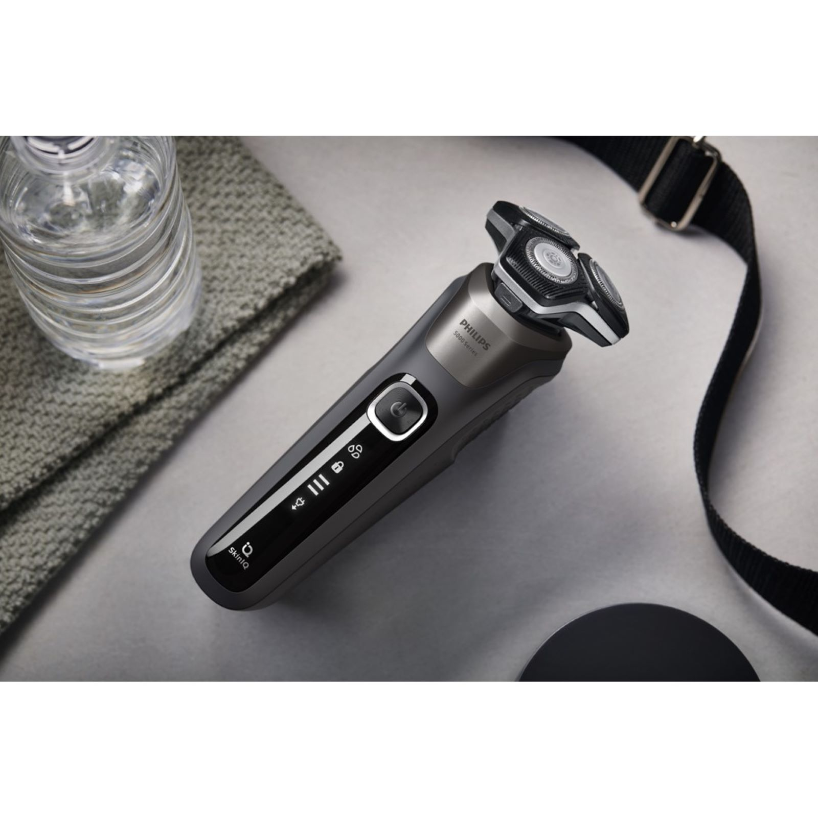 Voir la diapositive 4 : PHILIPS Rasoir électrique S5887/10 - Gris carbone