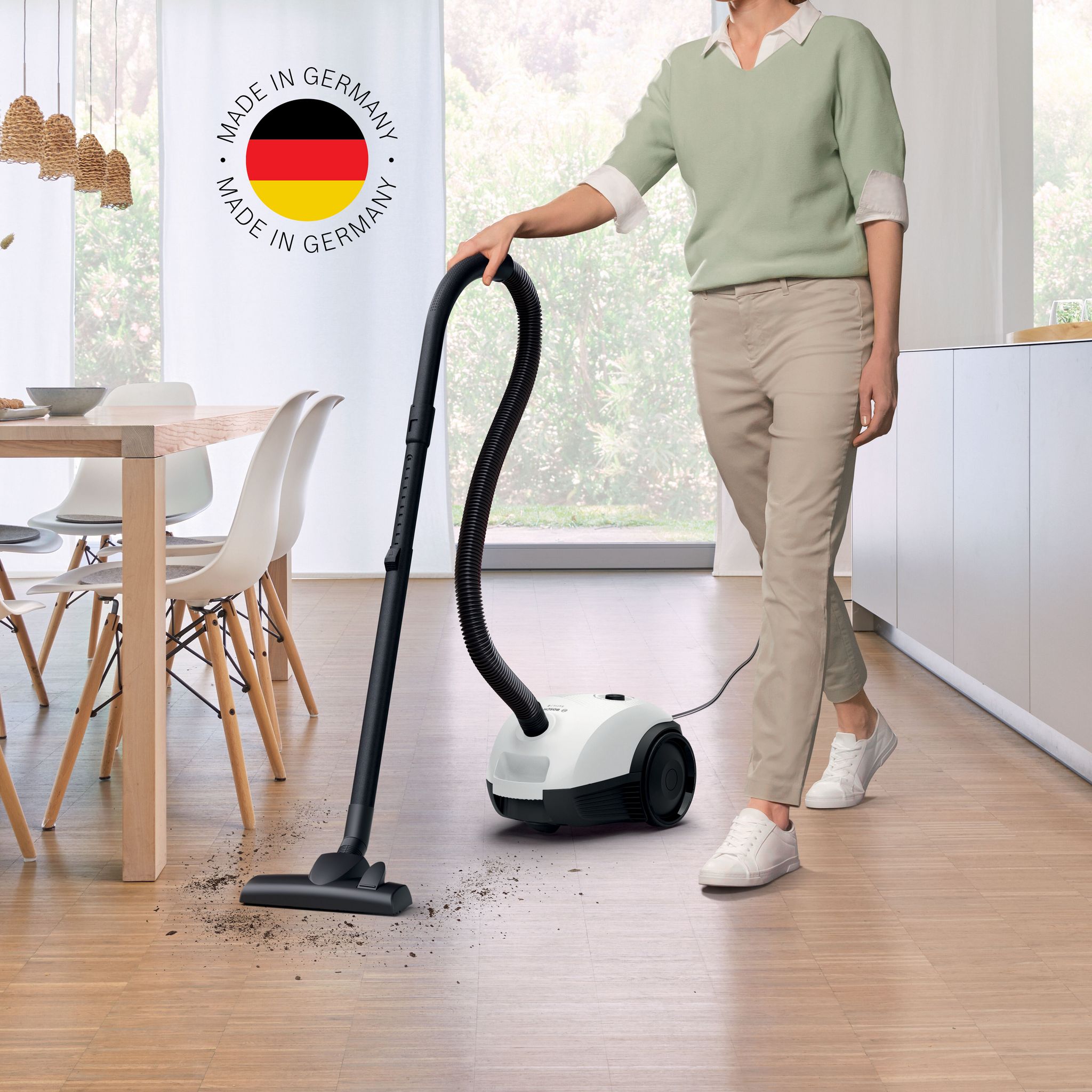 Voir la diapositive 3 : BOSCH Aspirateur traîneau avec sac BGLS2LW1 - Blanc
