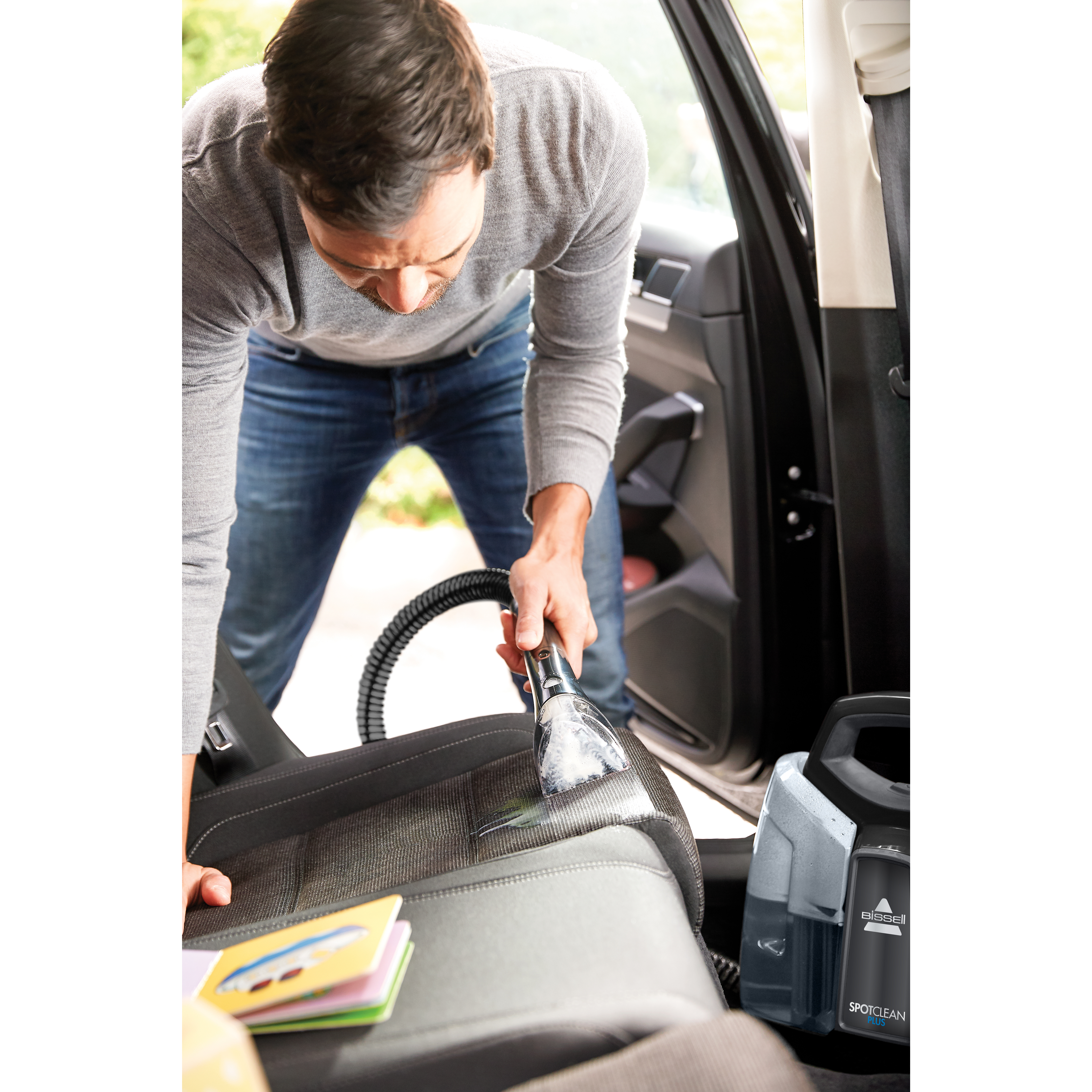 Voir la diapositive 5 : BISSELL Détacheur portable B3724N - Noir