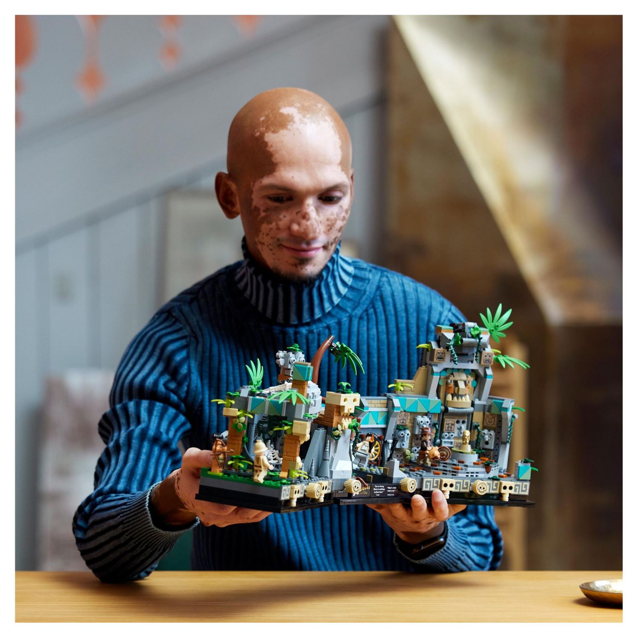 Voir la diapositive 3 : LEGO Indiana Jones 77015 - Le Temple de l'Idole en Or, Maquette pour Adultes, avec Fonctions Interactives et Minifigurines, Film Les Aventuriers de l'Arche Perdue