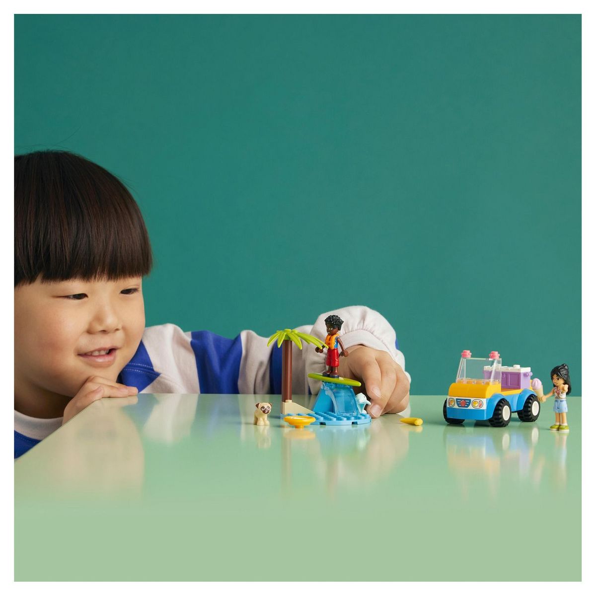 LEGO Friends  41725 - La Journée à la Plage en Buggy, Jouet avec Voiture, Planche de Surf, Mini-Poupées, plus Figurines d'Animaux Dauphin et Chien