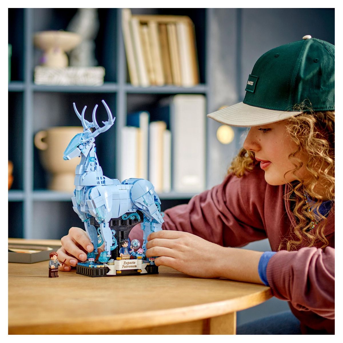 LEGO Harry Potter 76414 - Expecto Patronum, Maquette 2-en-1 avec Figurines Animales Cerf et Loup, Décoration Accessoire de Chambre